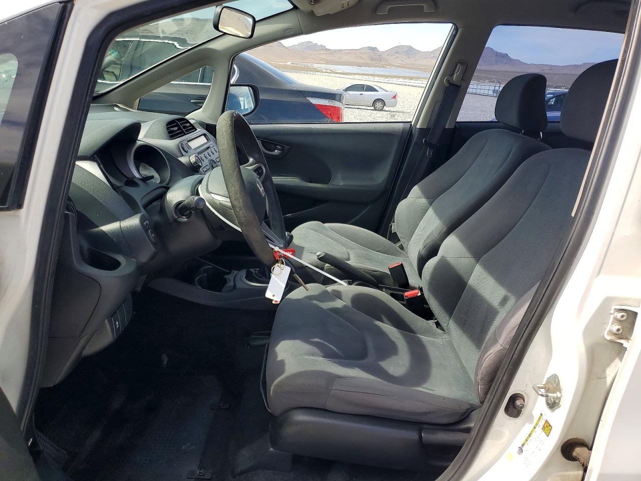 2012 Honda Fit White vin: JHMGE8G38CC027477