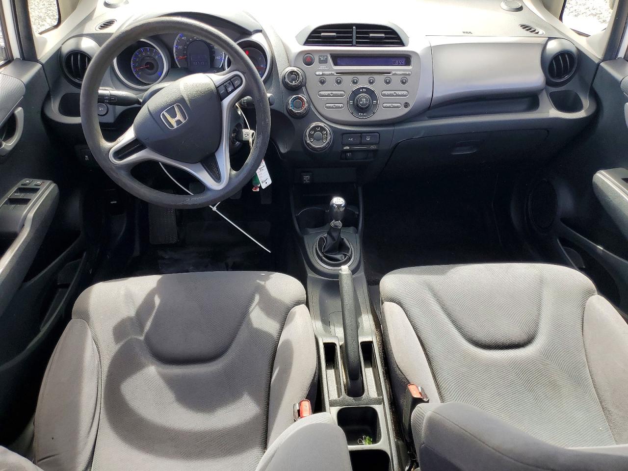 2012 Honda Fit White vin: JHMGE8G38CC027477