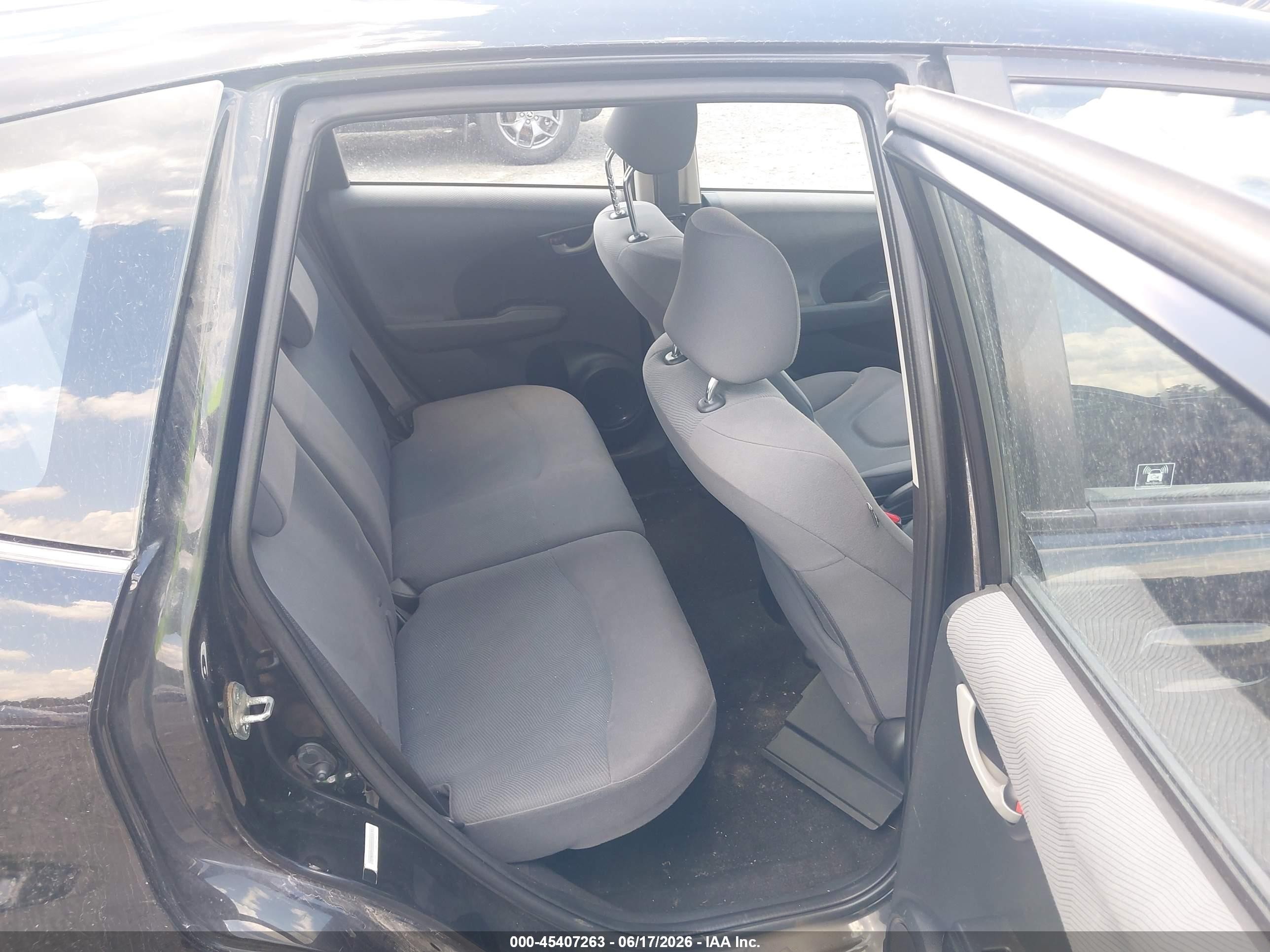 2013 Honda Fit   Black vin: JHMGE8G38DC012141