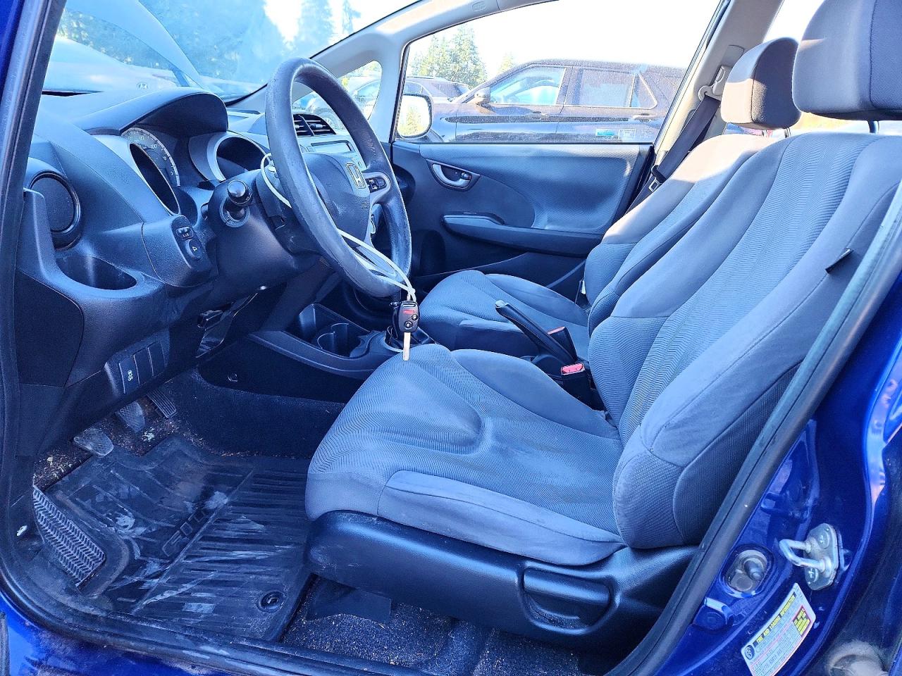 2013 Honda Fit Синий vin: JHMGE8G38DC053823