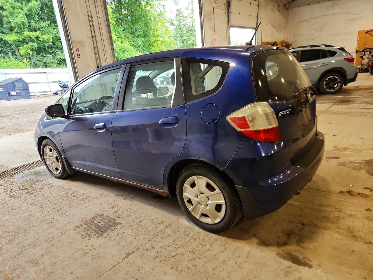 2013 Honda Fit Blue vin: JHMGE8G38DC066569