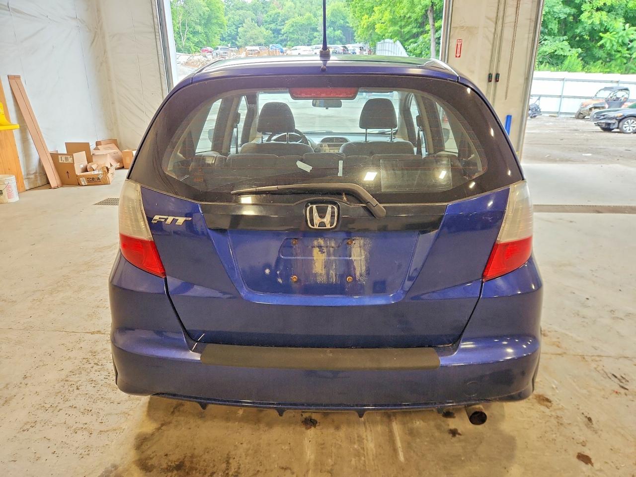 2013 Honda Fit Blue vin: JHMGE8G38DC066569