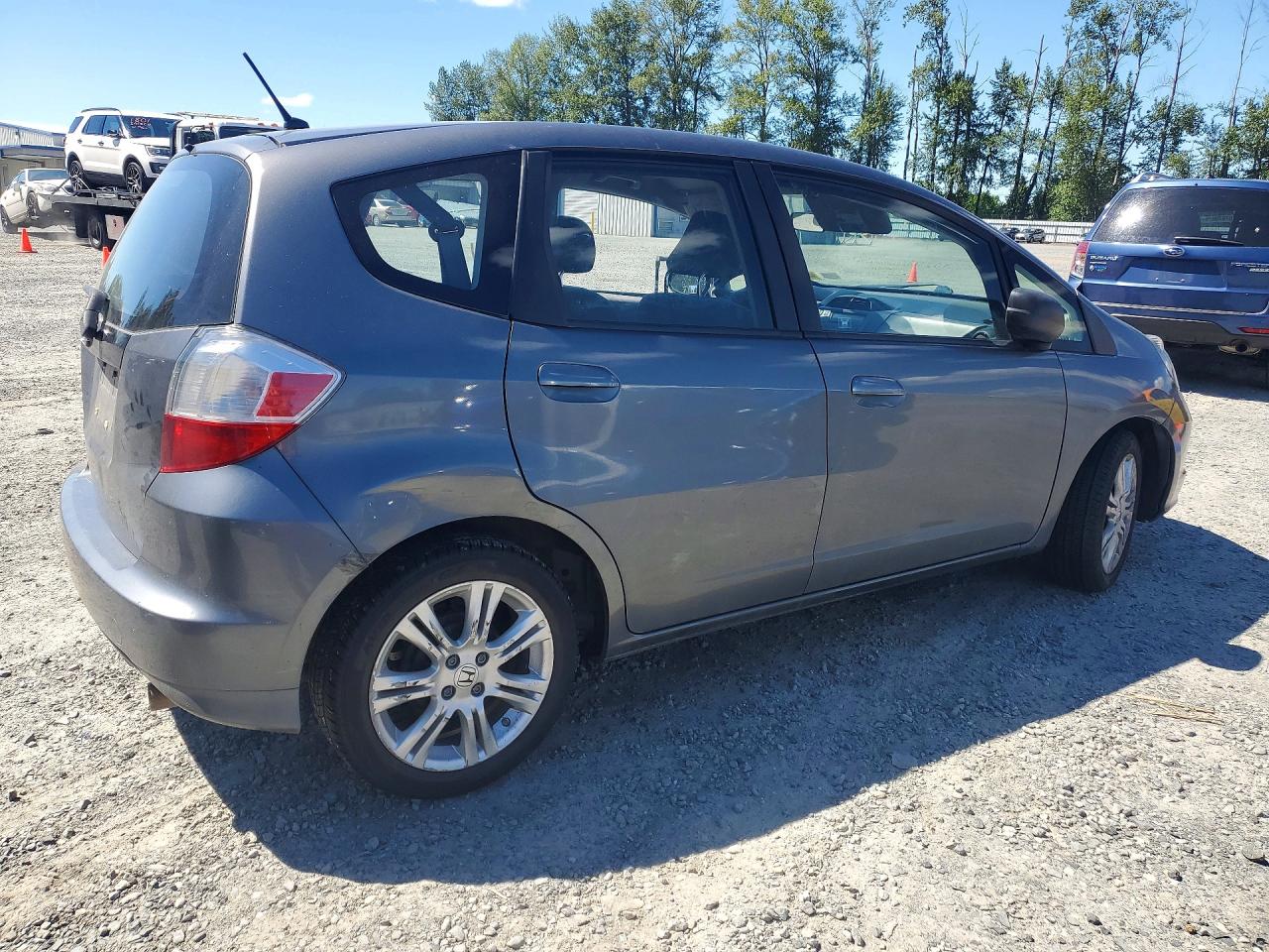 2013 Honda Fit Gray vin: JHMGE8G38DC067365