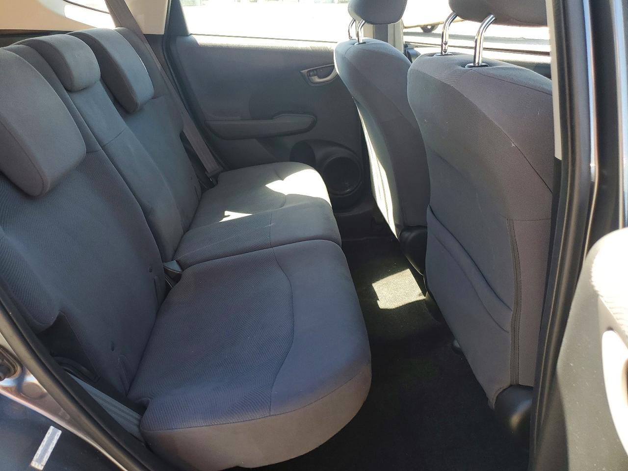 2013 Honda Fit Gray vin: JHMGE8G38DC067365