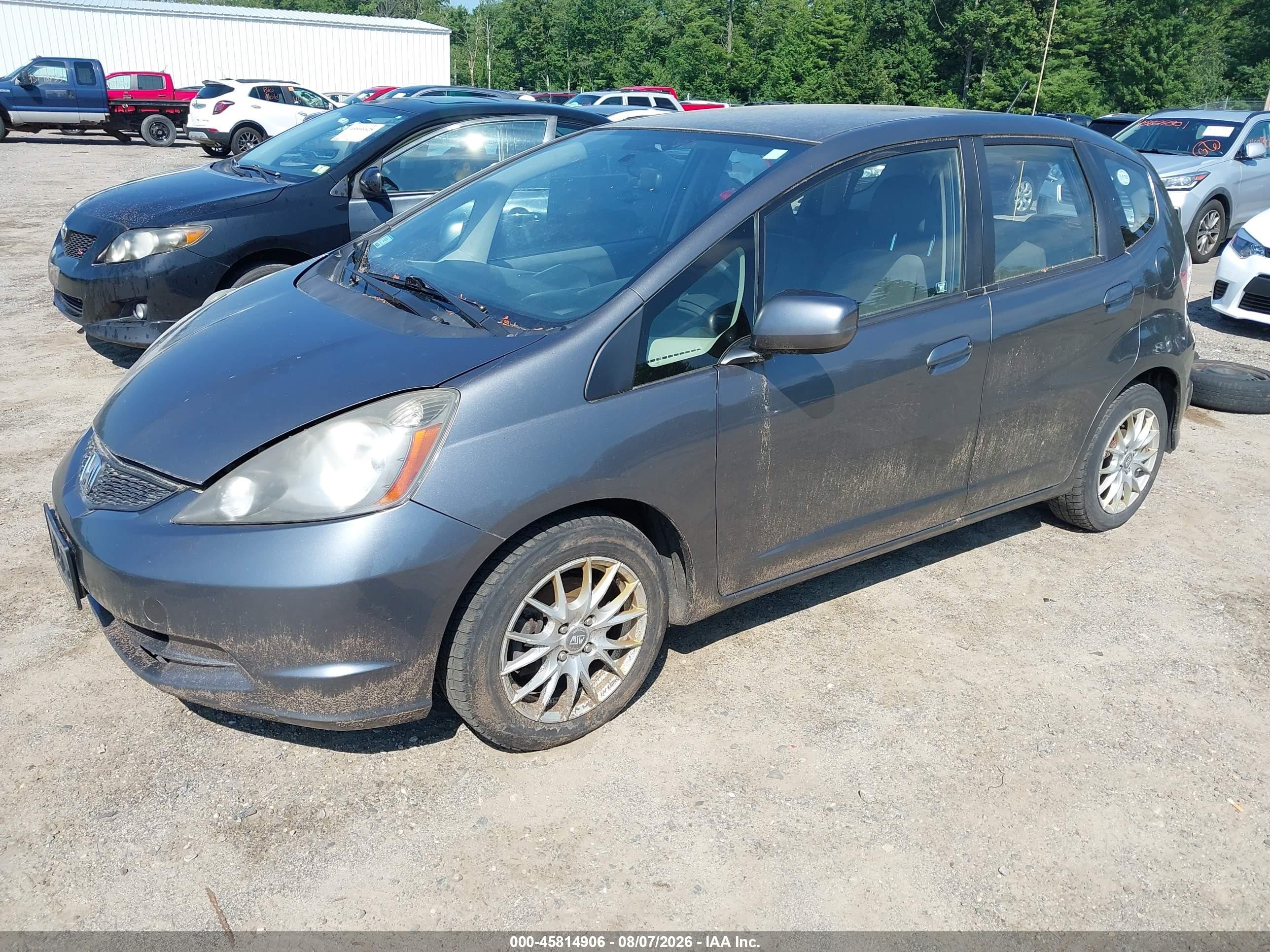 2013 Honda Fit   Серый vin: JHMGE8G38DC069293
