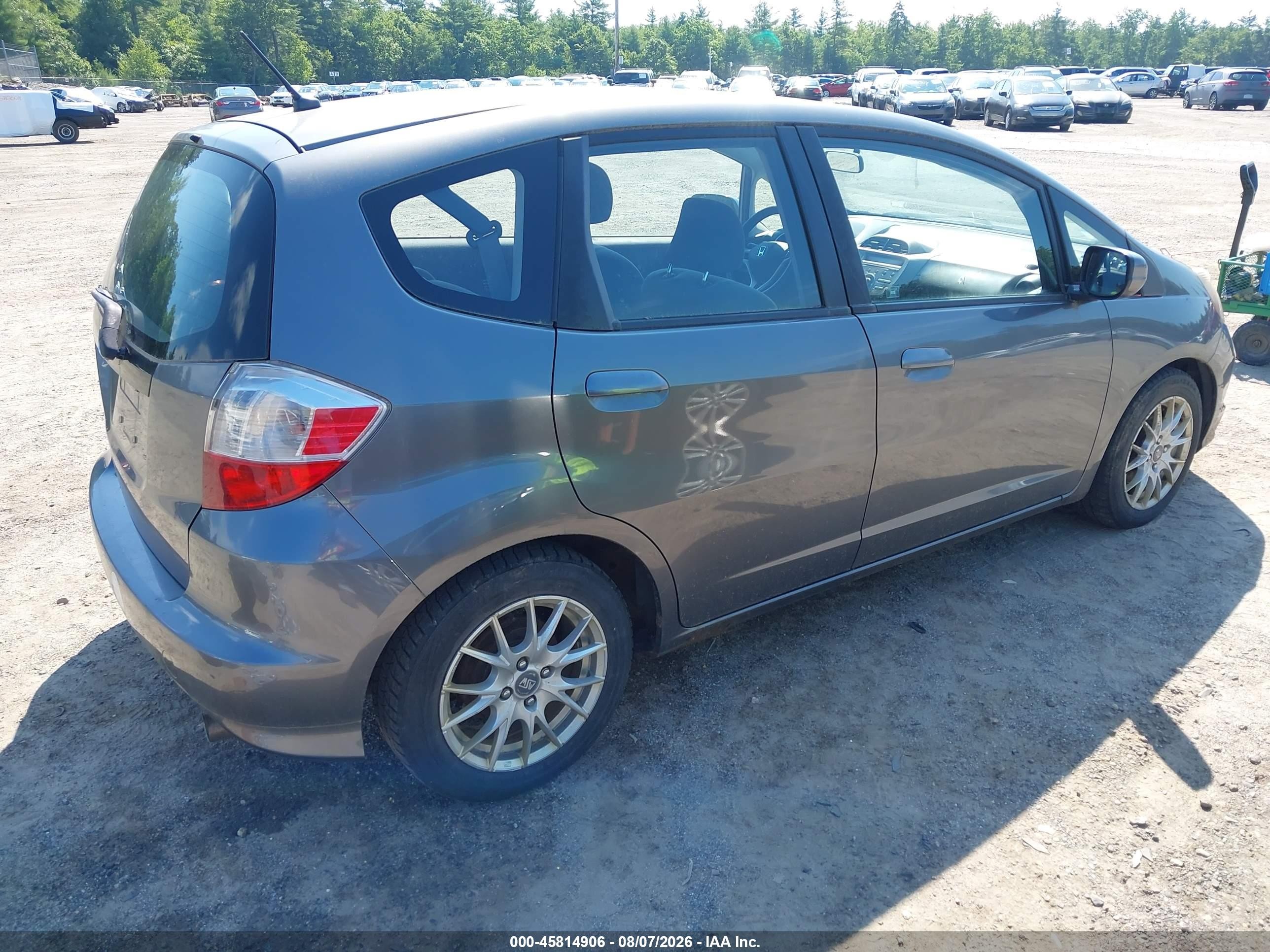 2013 Honda Fit   Серый vin: JHMGE8G38DC069293
