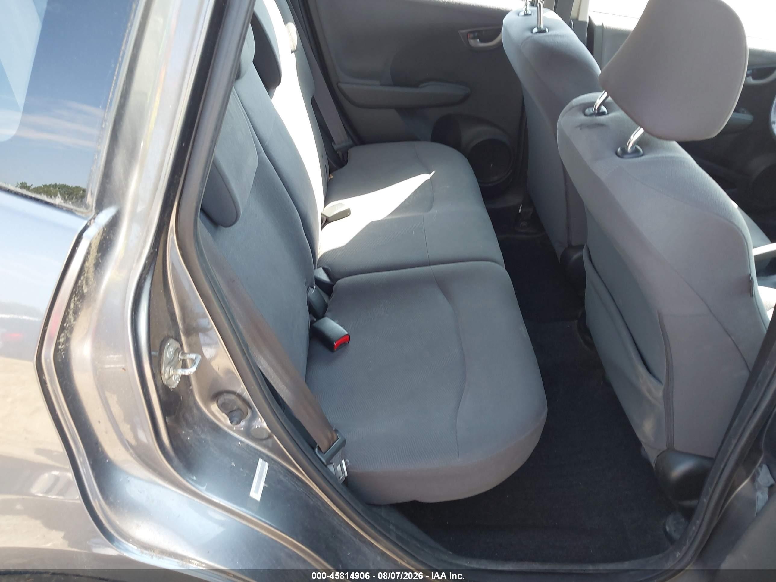 2013 Honda Fit   Серый vin: JHMGE8G38DC069293