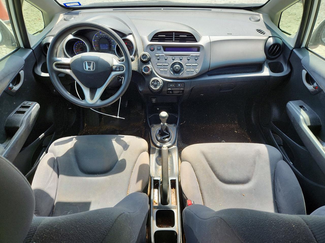 2013 Honda Fit White vin: JHMGE8G39DC007997