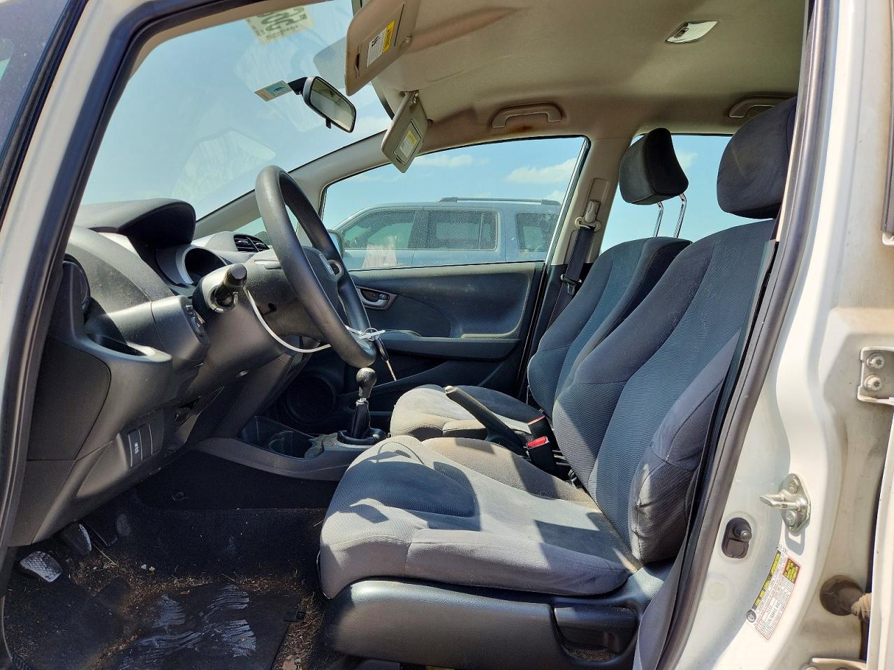 2013 Honda Fit White vin: JHMGE8G39DC007997