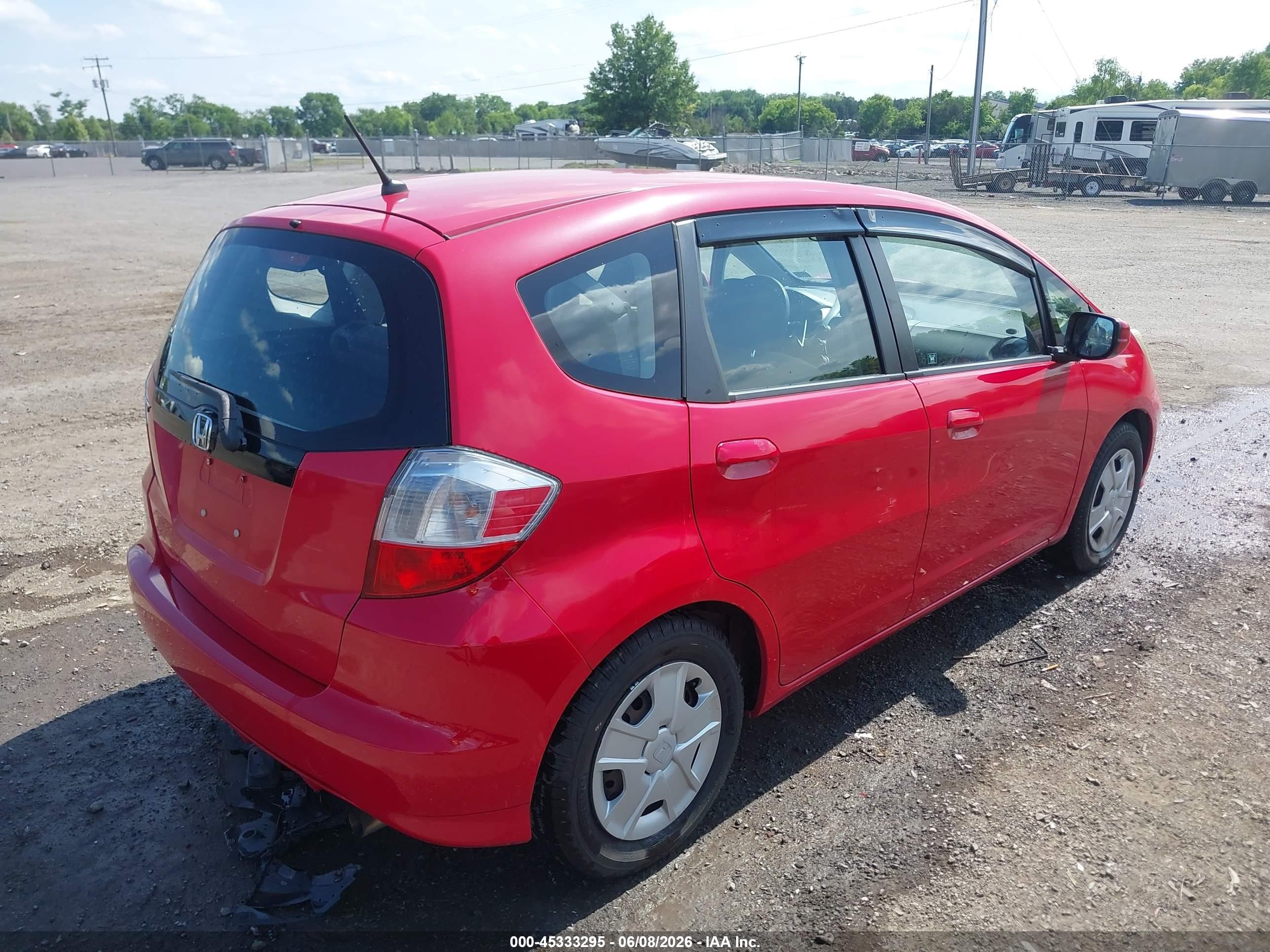 2013 Honda Fit   Red vin: JHMGE8G39DC067360