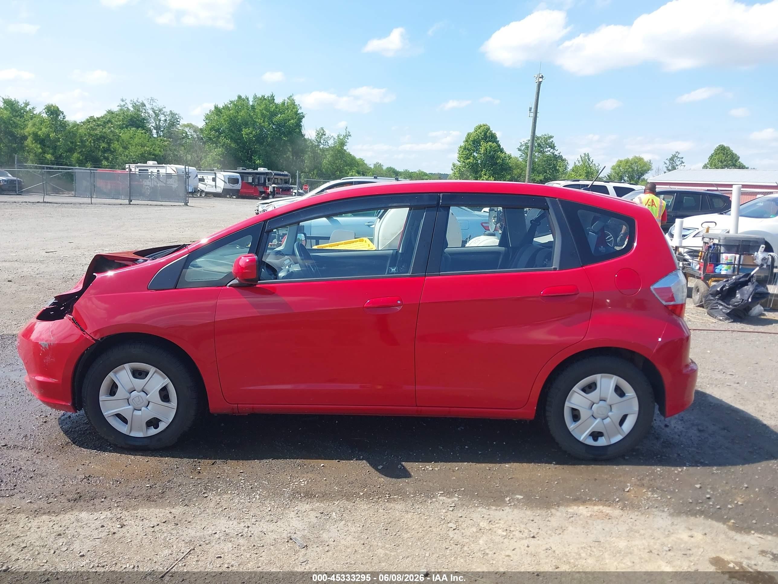 2013 Honda Fit   Red vin: JHMGE8G39DC067360