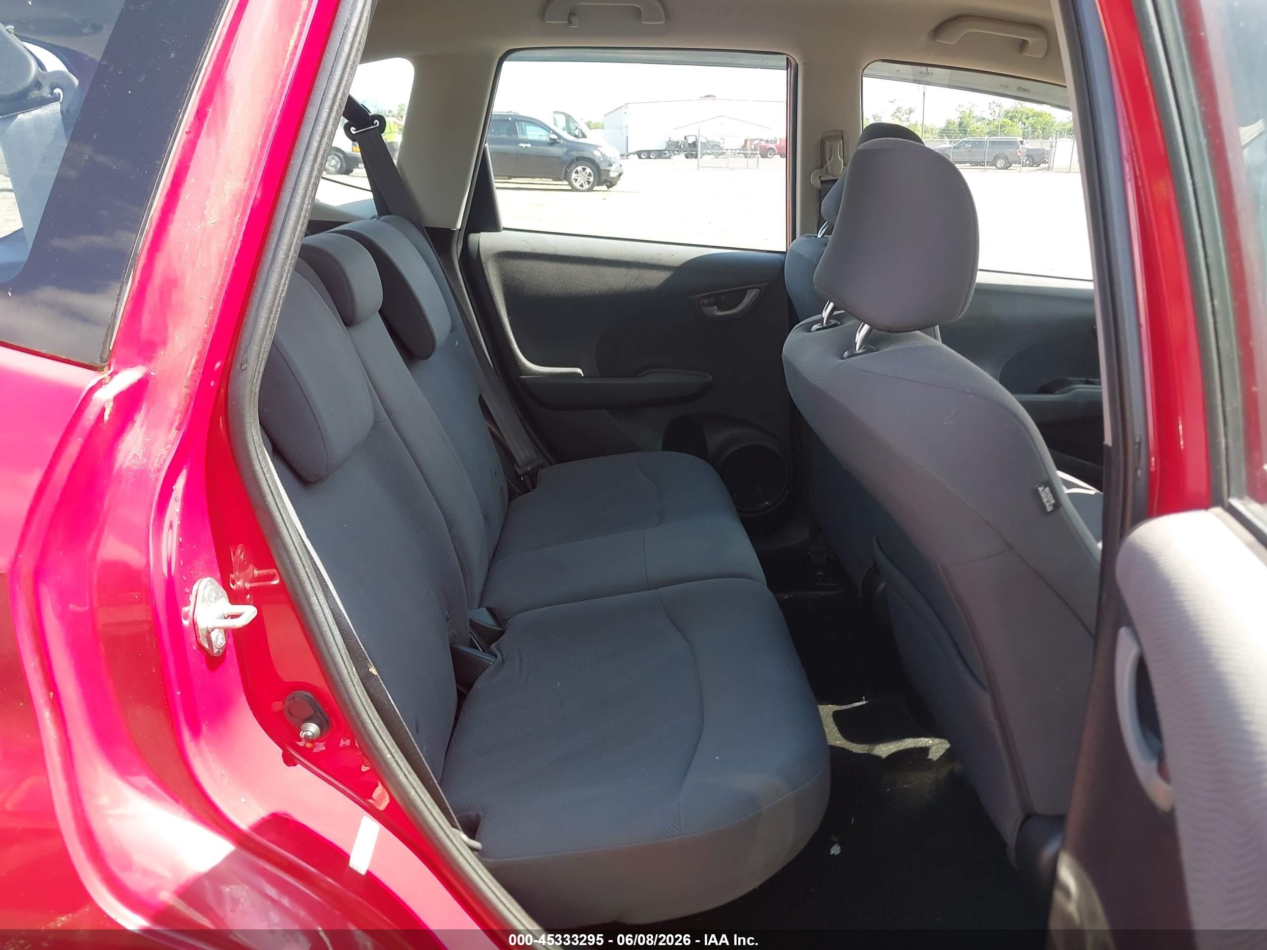 2013 Honda Fit   Red vin: JHMGE8G39DC067360