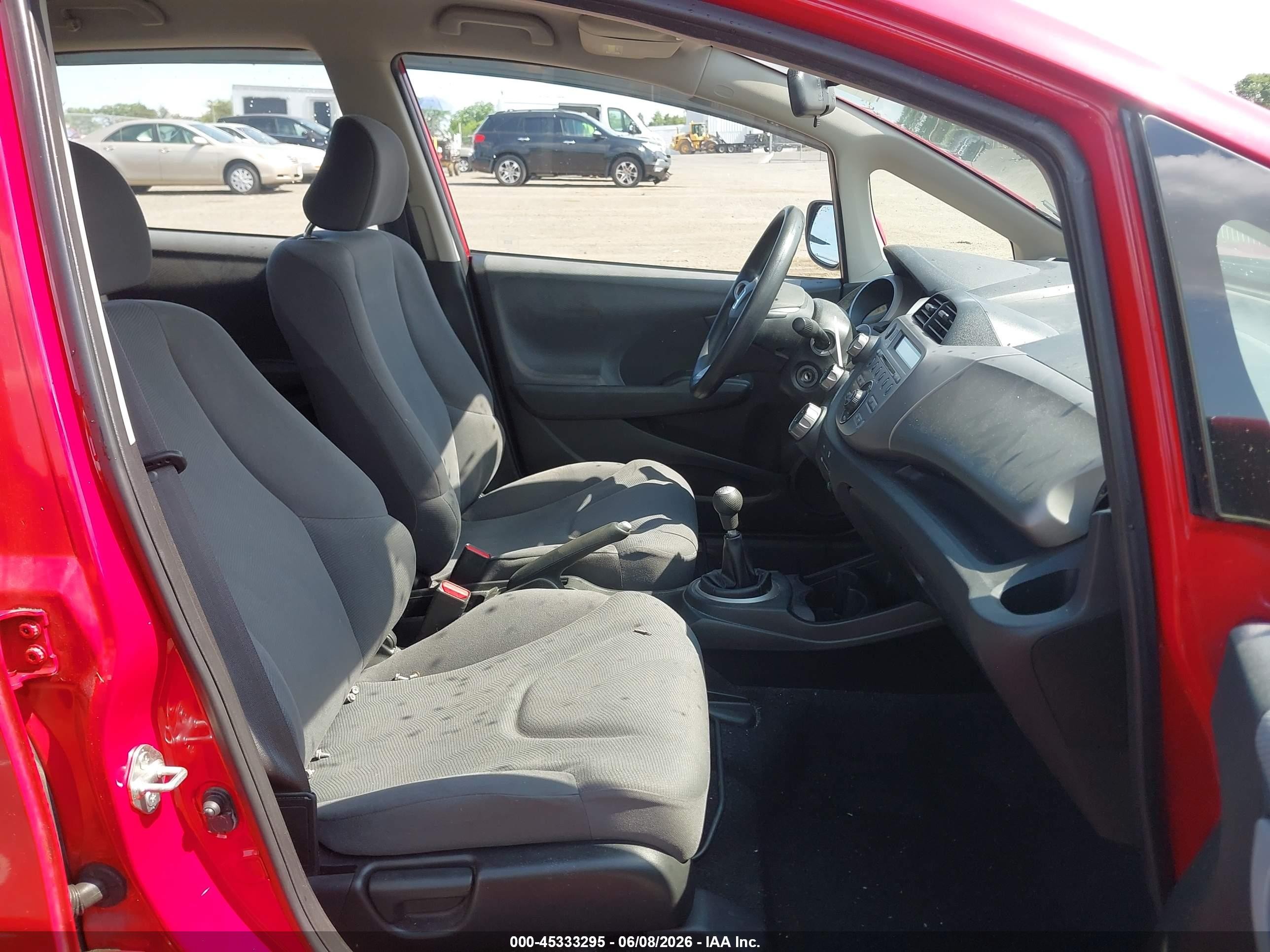 2013 Honda Fit   Red vin: JHMGE8G39DC067360