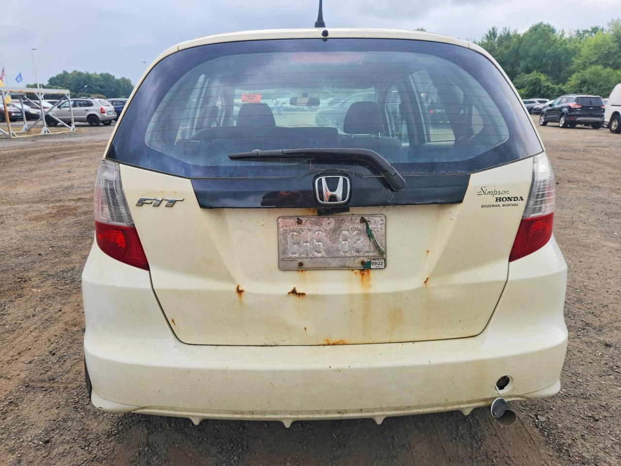 2013 Honda Fit White vin: JHMGE8G39DC083218