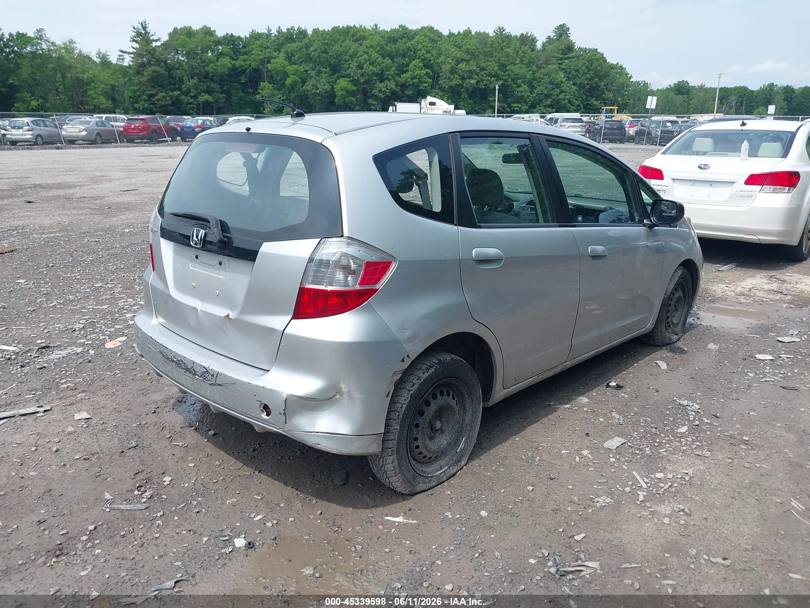2011 Honda Fit   Silver vin: JHMGE8G3XBC007097