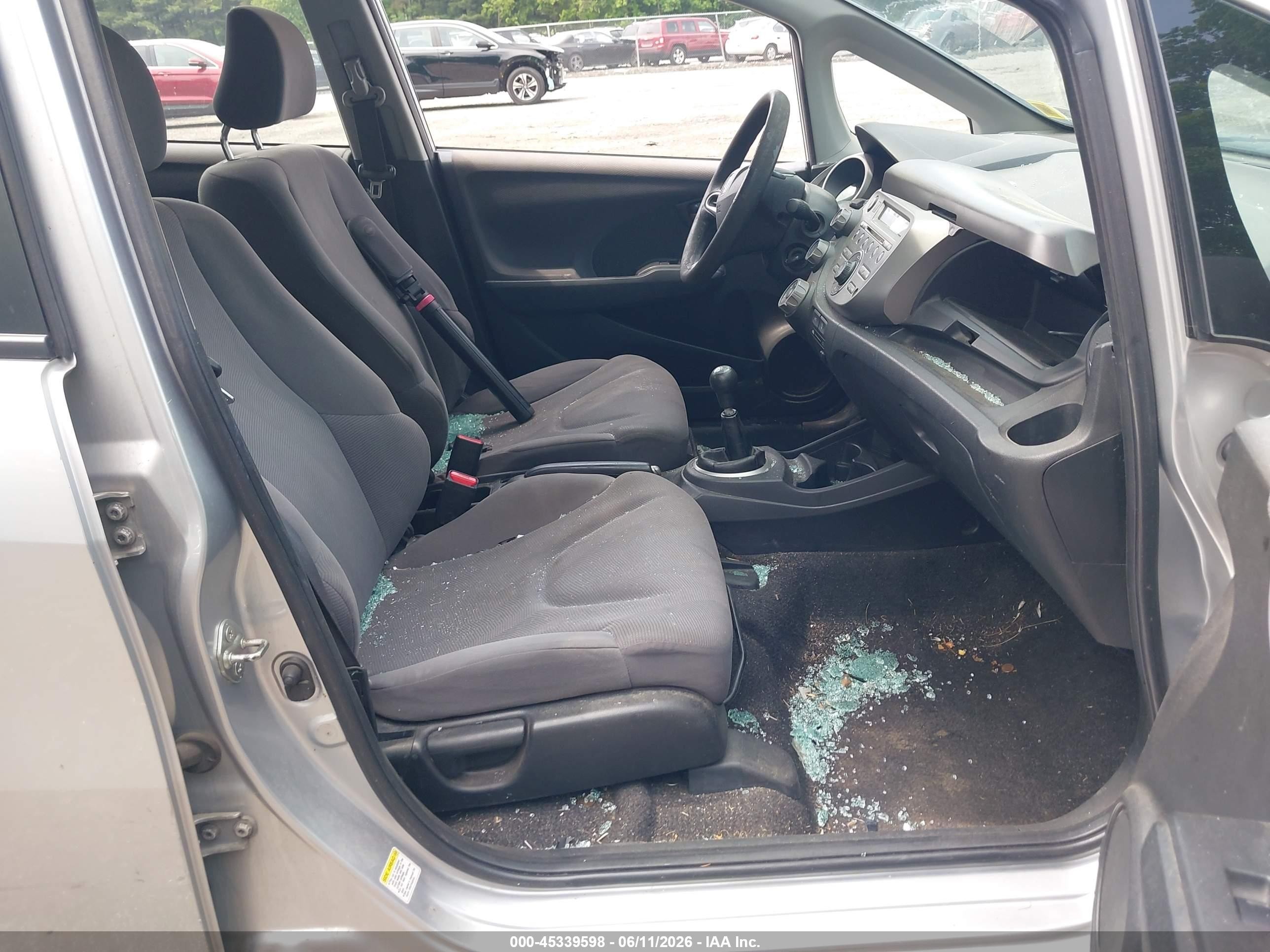 2011 Honda Fit   Silver vin: JHMGE8G3XBC007097