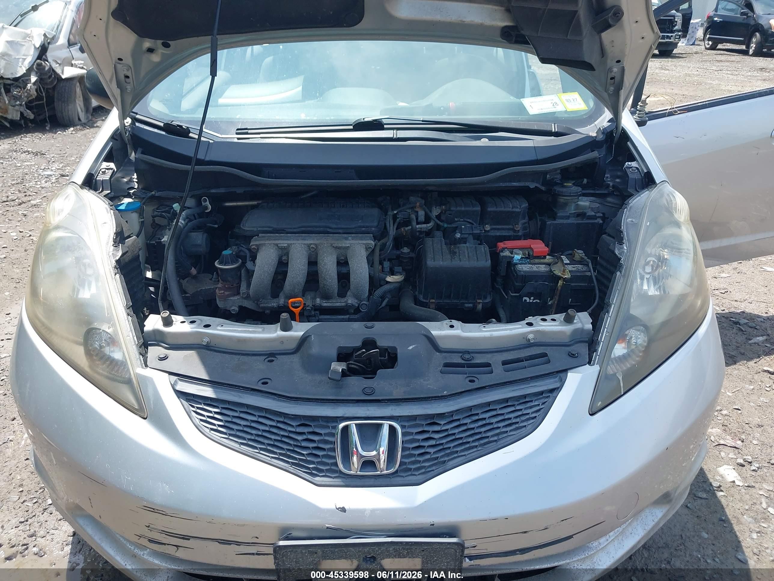 2011 Honda Fit   Silver vin: JHMGE8G3XBC007097