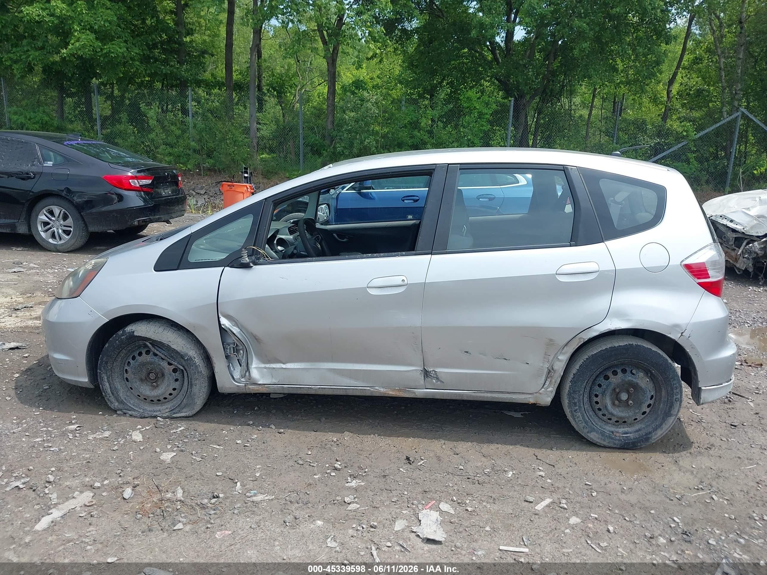 2011 Honda Fit   Silver vin: JHMGE8G3XBC007097