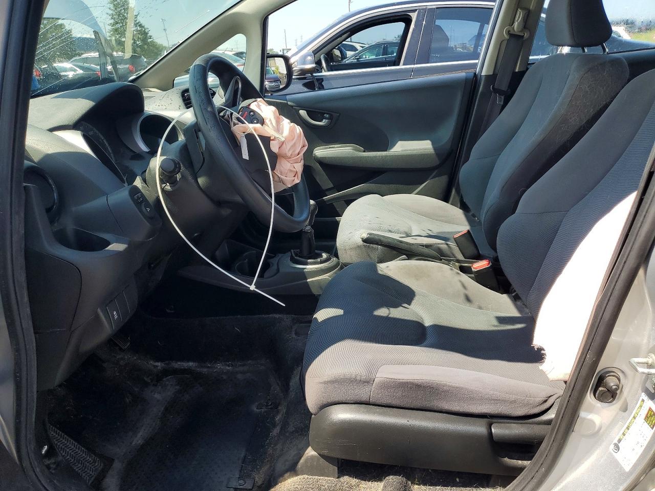 2013 Honda Fit Silver vin: JHMGE8G3XDC007619
