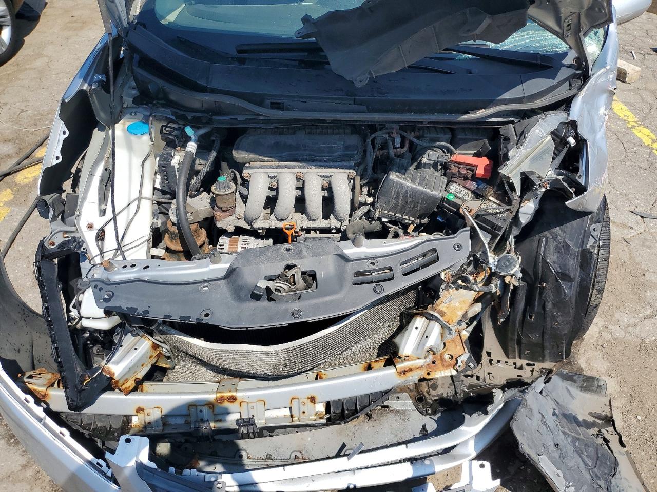 2013 Honda Fit Silver vin: JHMGE8G3XDC007619