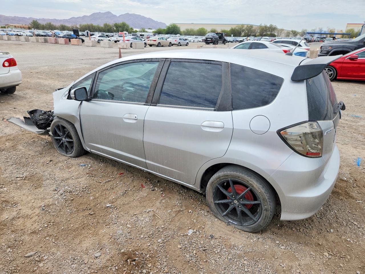 2013 Honda Fit Silver vin: JHMGE8G3XDC029362