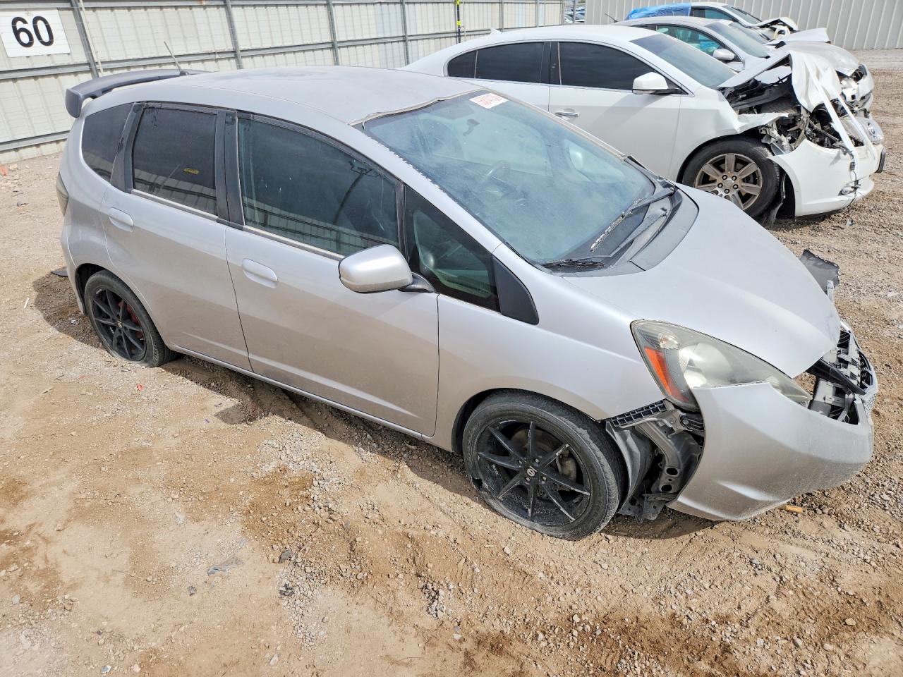 2013 Honda Fit Silver vin: JHMGE8G3XDC029362