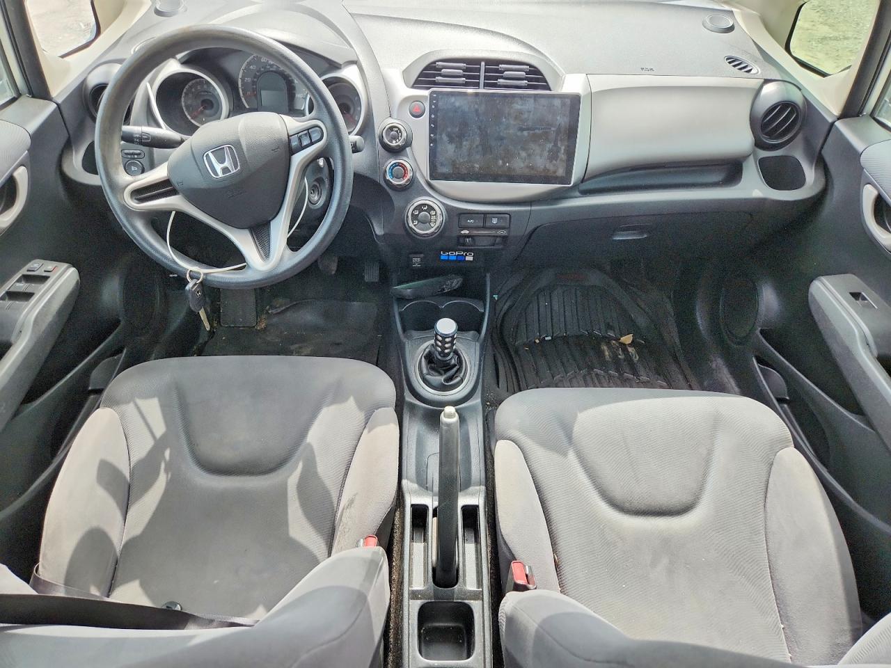 2013 Honda Fit Silver vin: JHMGE8G3XDC029362