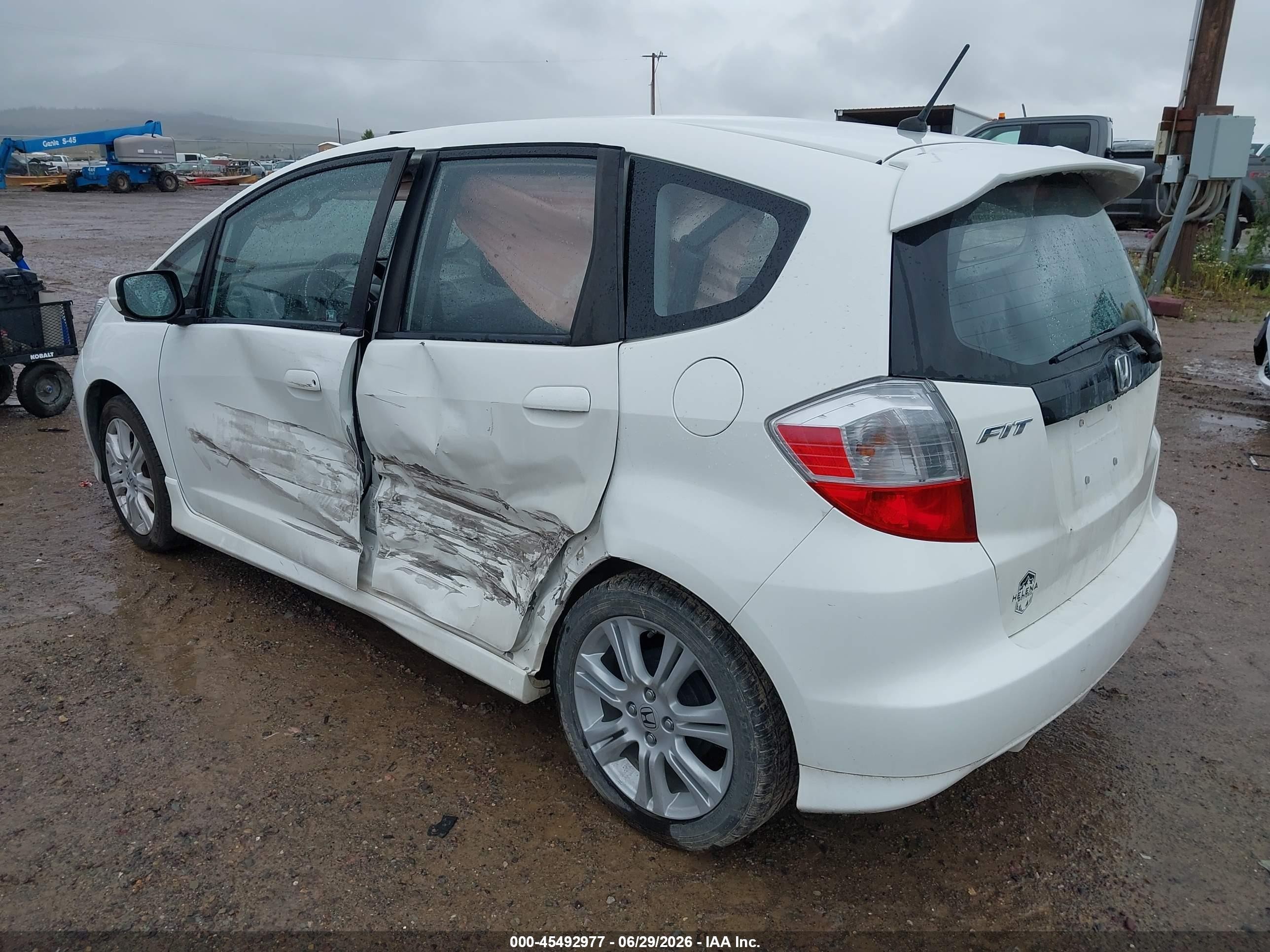 2010 Honda Fit Sport White vin: JHMGE8G40AC017774