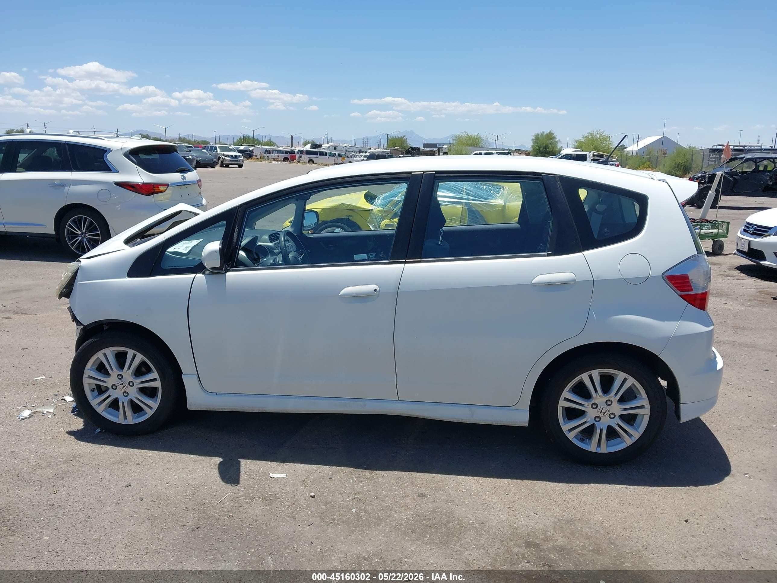 2010 Honda Fit Sport Белый vin: JHMGE8G40AS006473