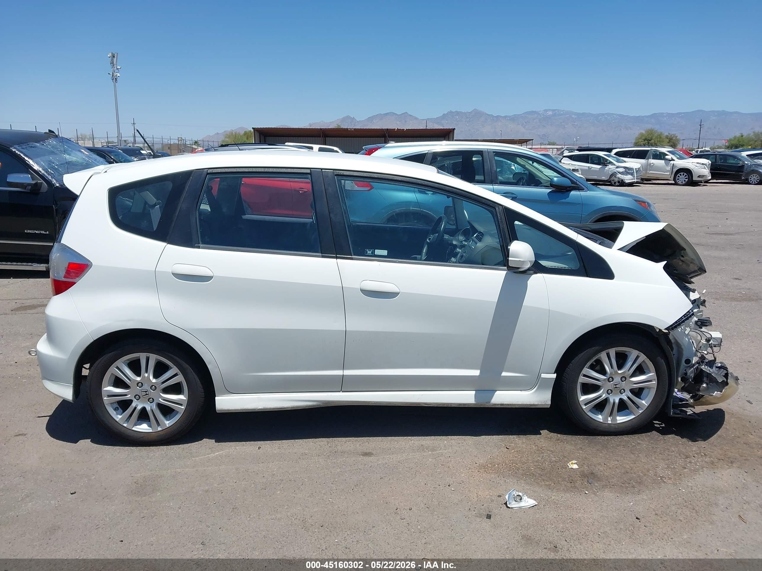 2010 Honda Fit Sport Белый vin: JHMGE8G40AS006473
