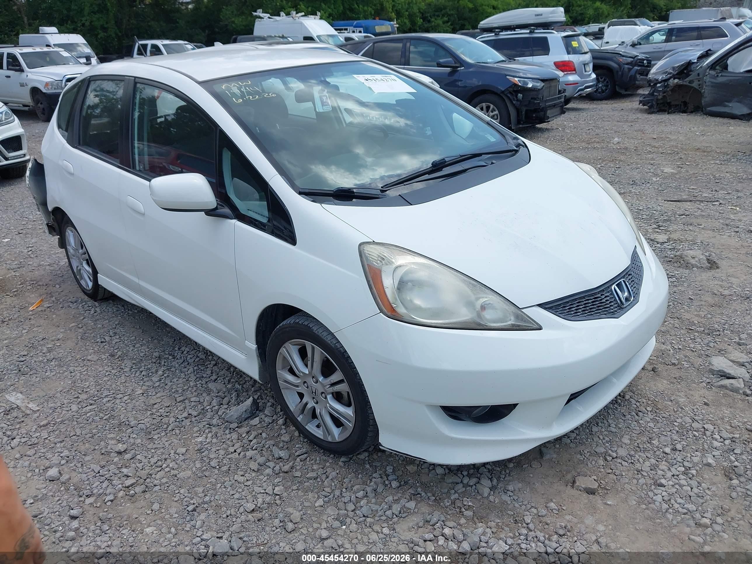 2010 Honda Fit Sport White vin: JHMGE8G45AS011944