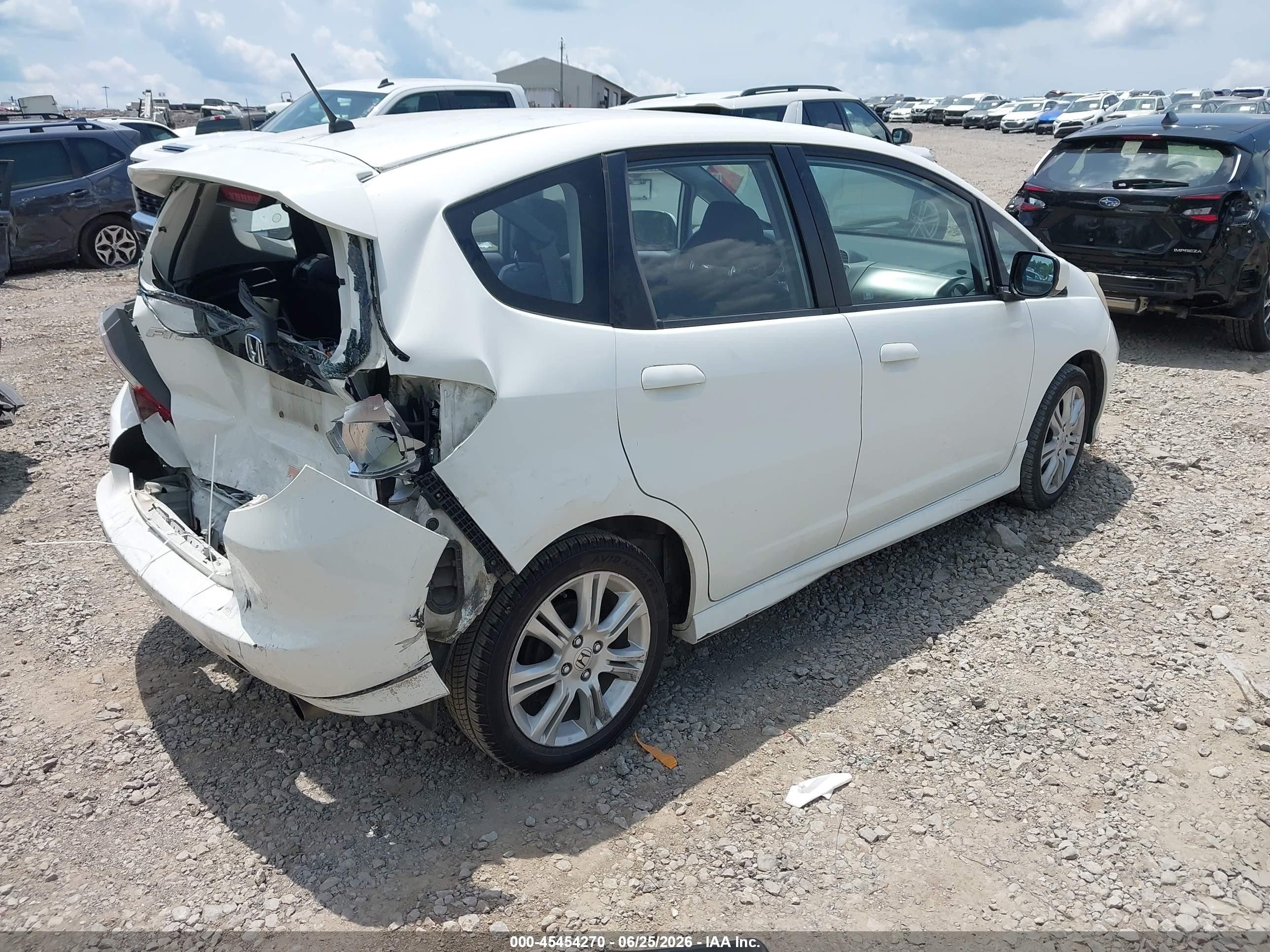 2010 Honda Fit Sport White vin: JHMGE8G45AS011944