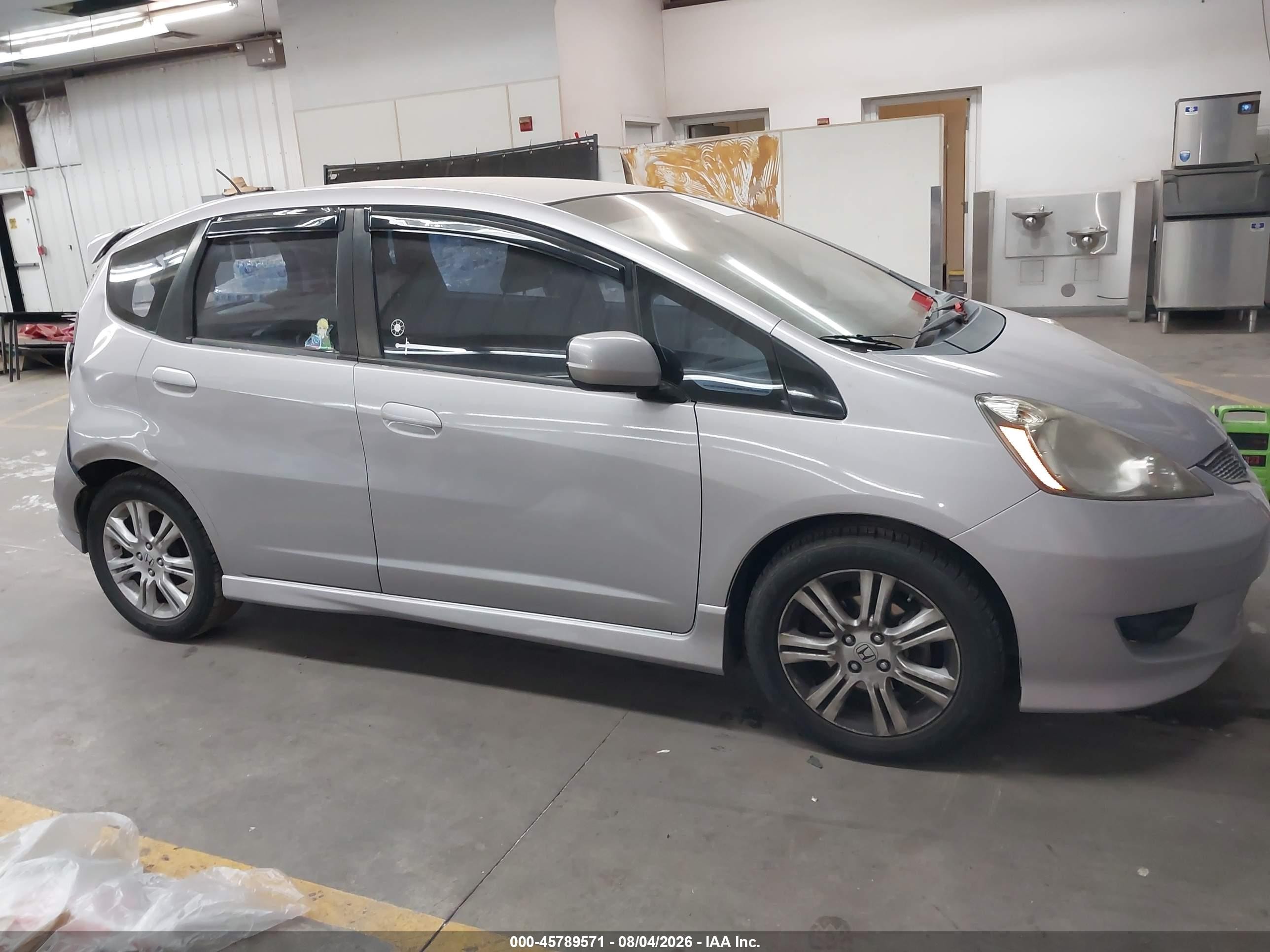 2010 Honda Fit Sport Pewter vin: JHMGE8G45AS027741