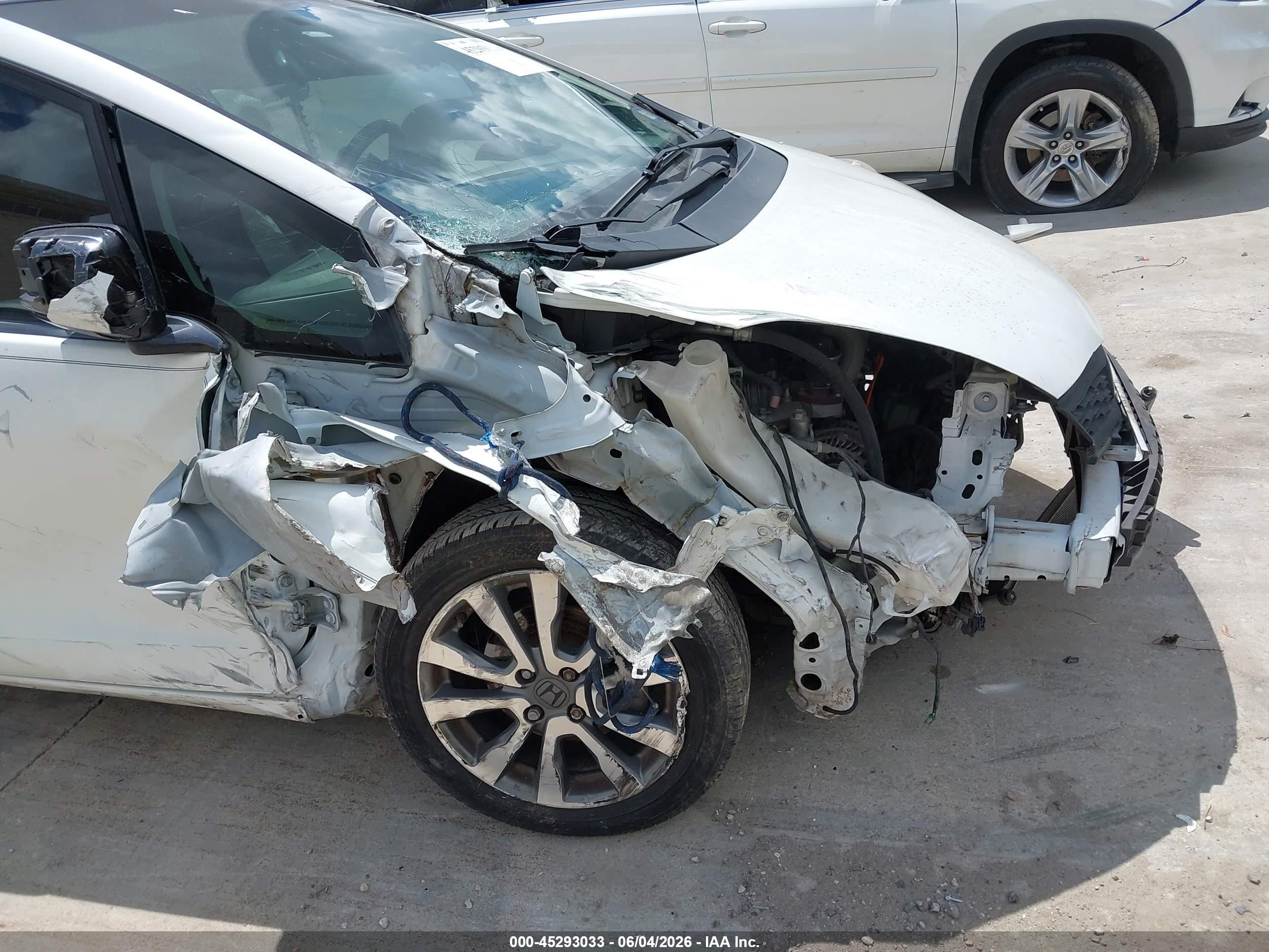 2013 Honda Fit Sport Белый vin: JHMGE8G51DC039022