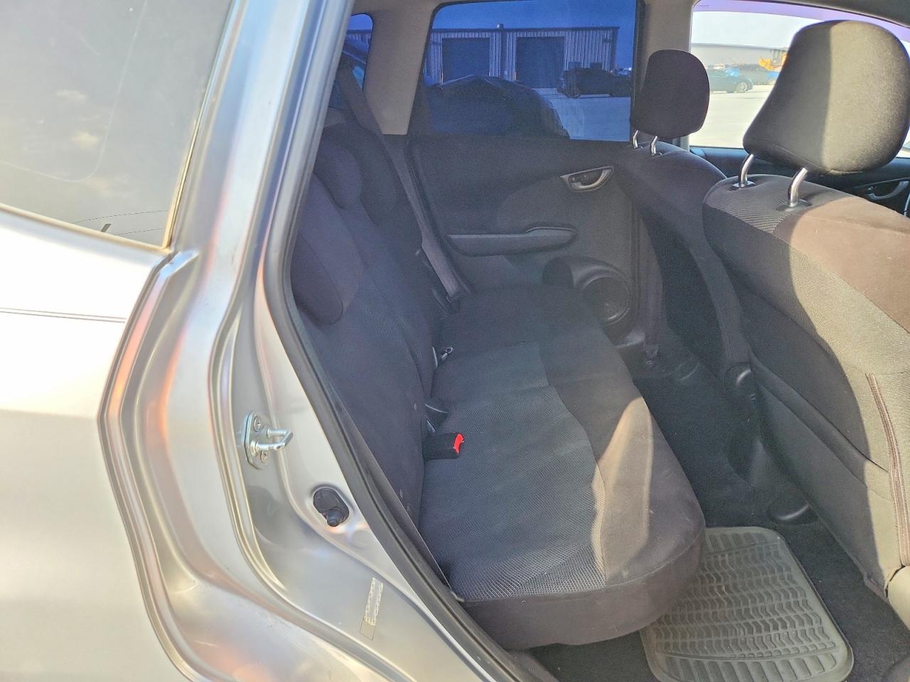 2011 Honda Fit Sport Silver vin: JHMGE8G54BC017500