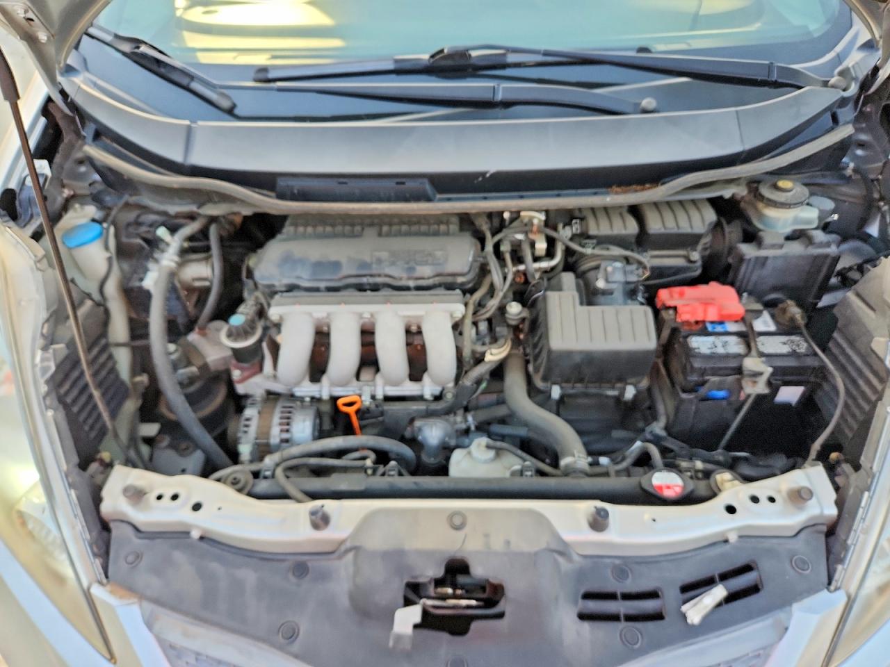 2011 Honda Fit Sport Silver vin: JHMGE8G54BC017500