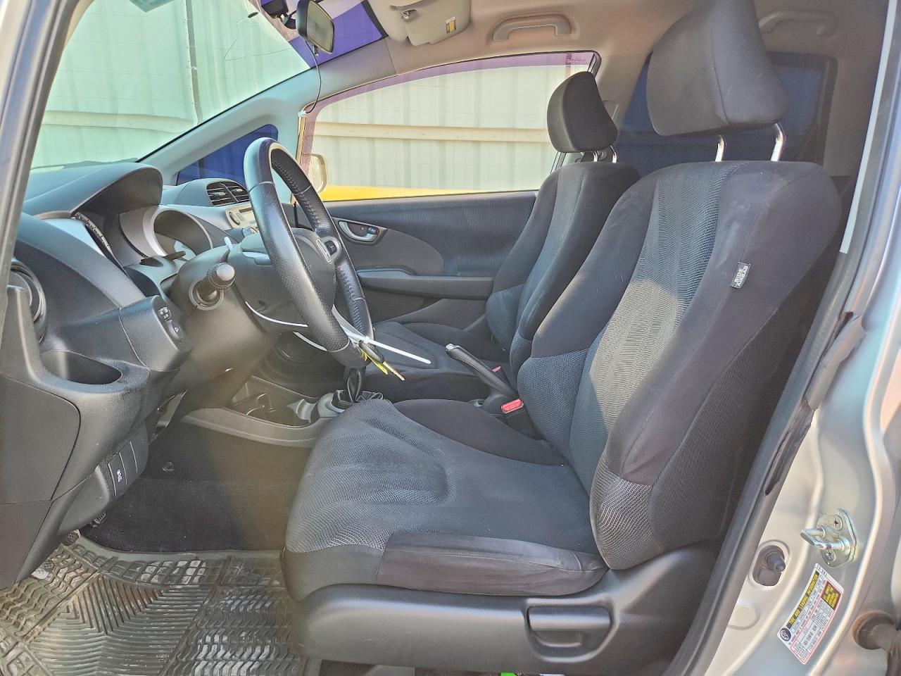 2011 Honda Fit Sport Silver vin: JHMGE8G54BC017500
