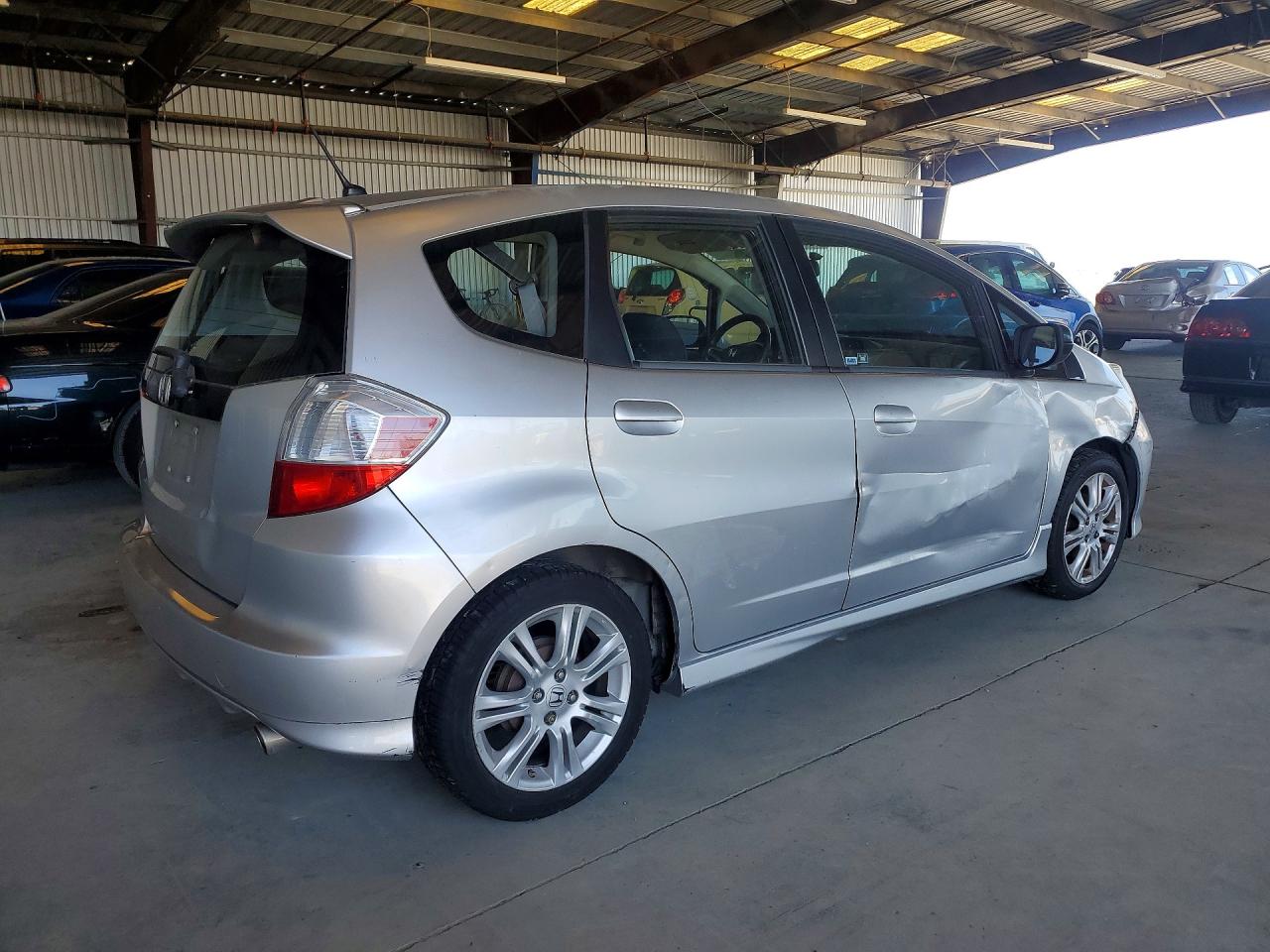 2011 Honda Fit Sport Серебряный vin: JHMGE8G54BS007460