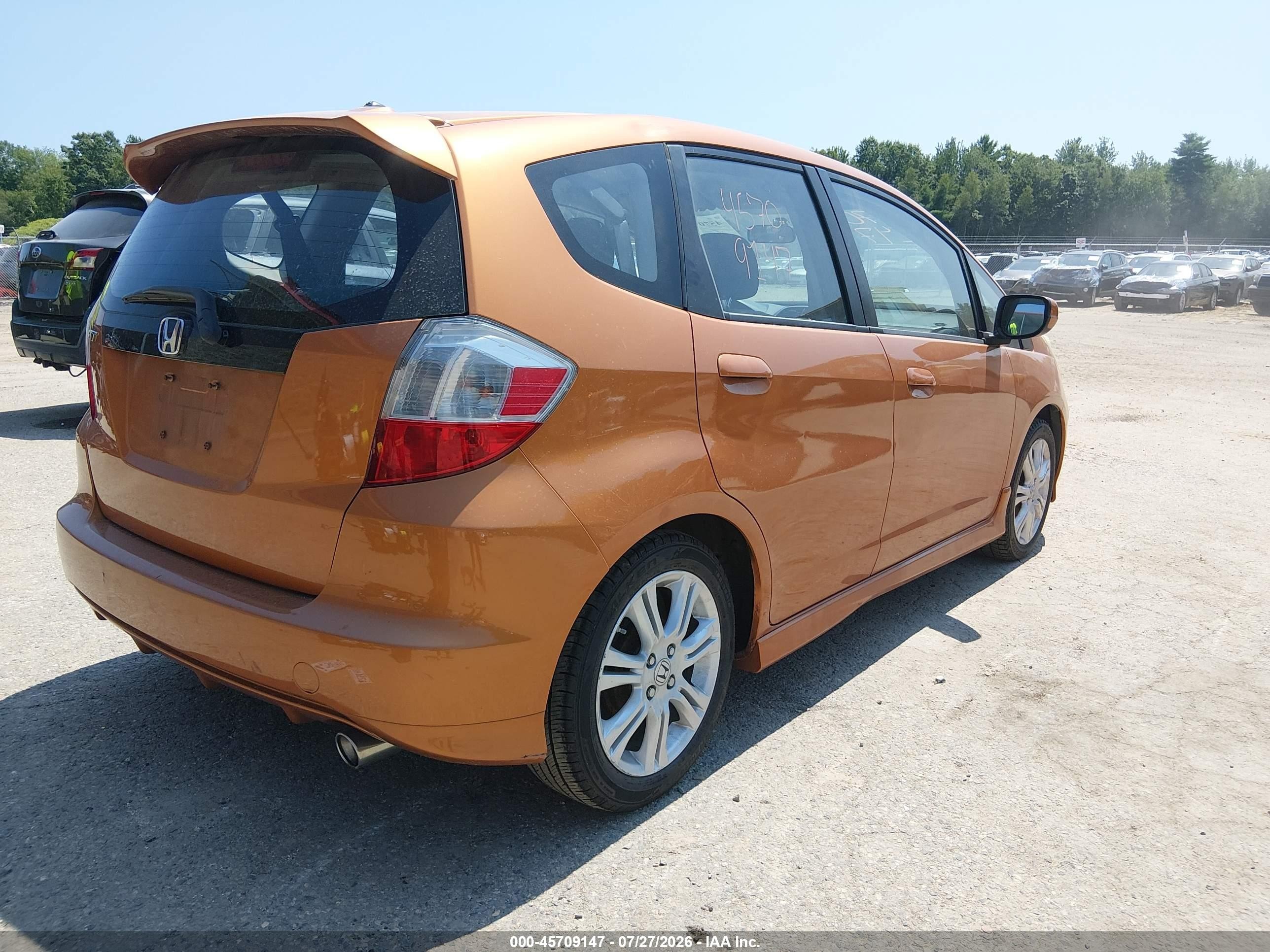 2011 Honda Fit Sport Orange vin: JHMGE8G56BS011137