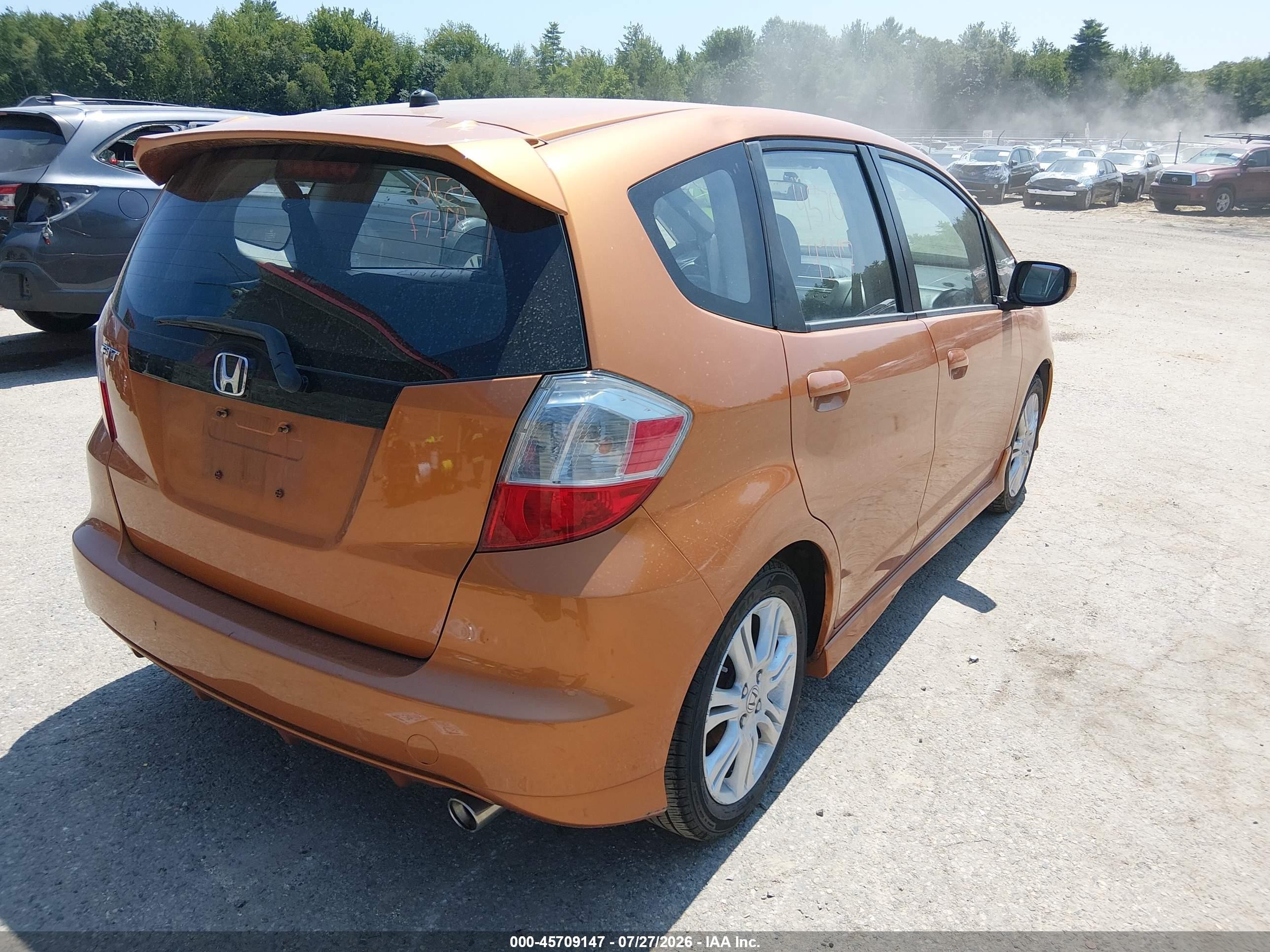 2011 Honda Fit Sport Orange vin: JHMGE8G56BS011137
