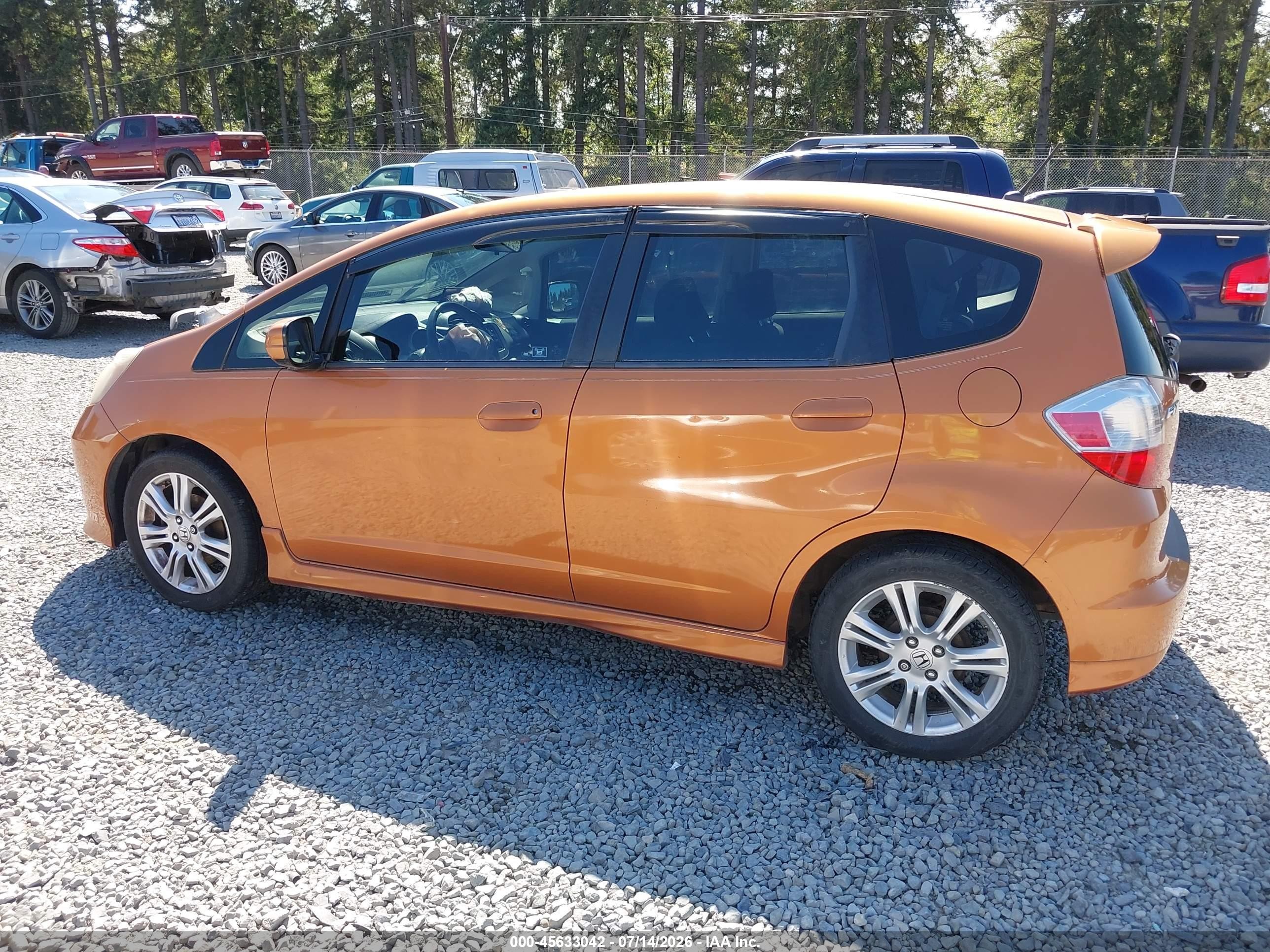 2011 Honda Fit Sport Orange vin: JHMGE8G59BS001430