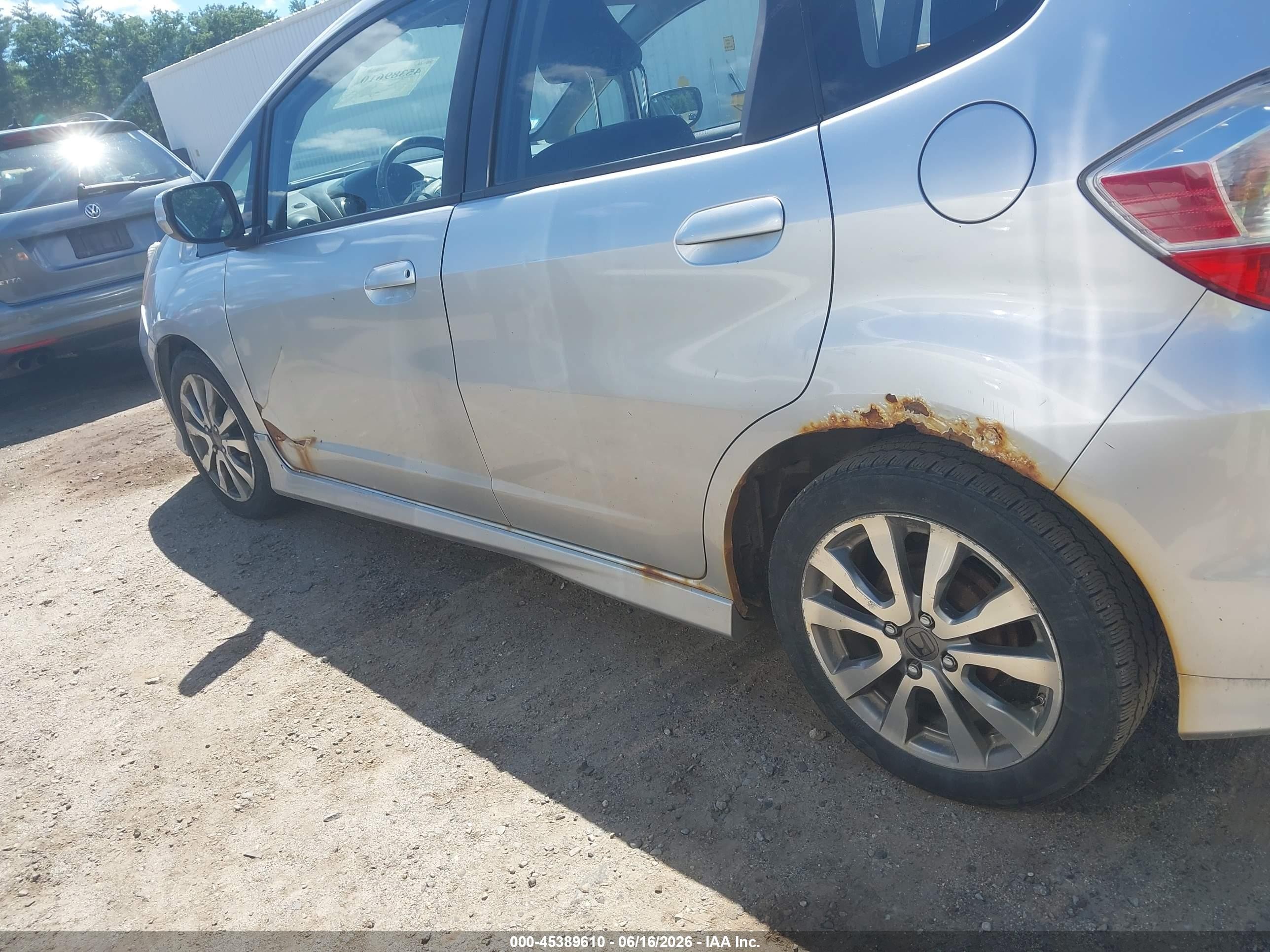 2013 Honda Fit Sport Серебряный vin: JHMGE8G5XDC041206