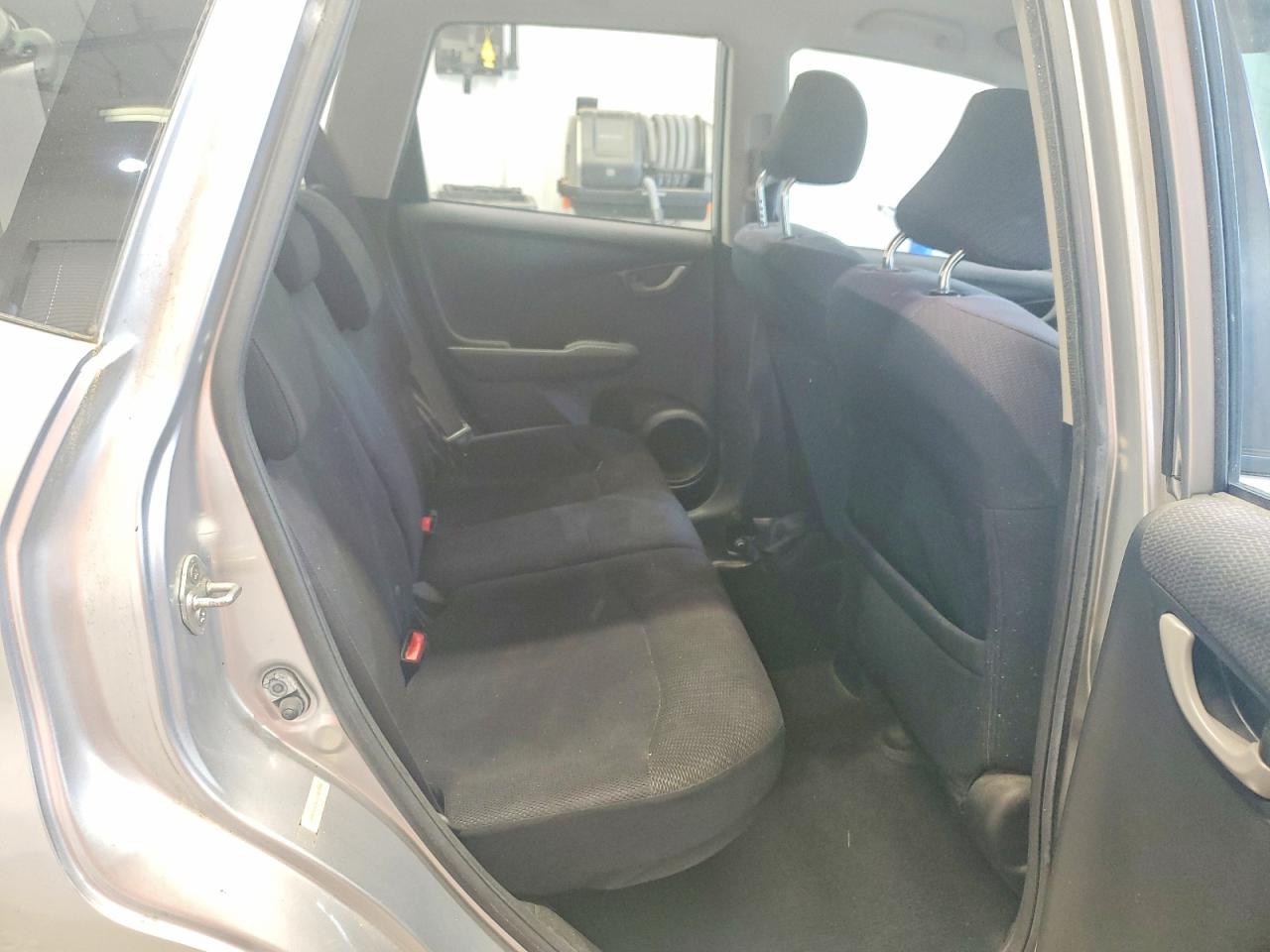 2013 Honda Fit Sport Silver vin: JHMGE8G5XDC042758