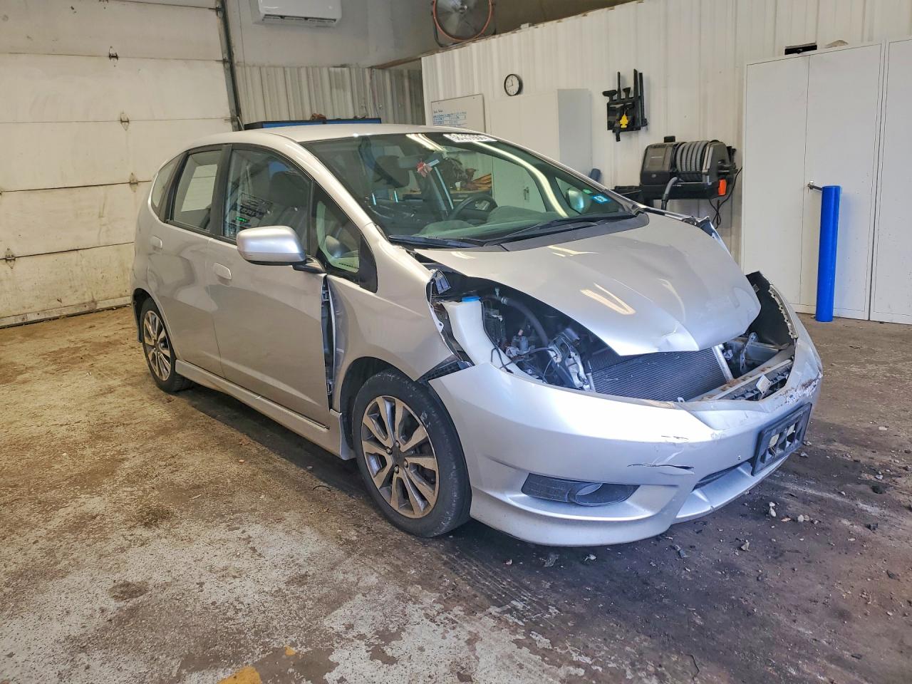 2013 Honda Fit Sport Silver vin: JHMGE8G5XDC042758
