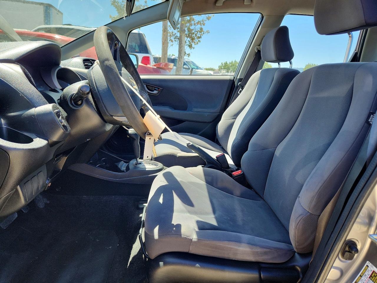 2010 Honda Fit Silver vin: JHMGE8H20AC028075