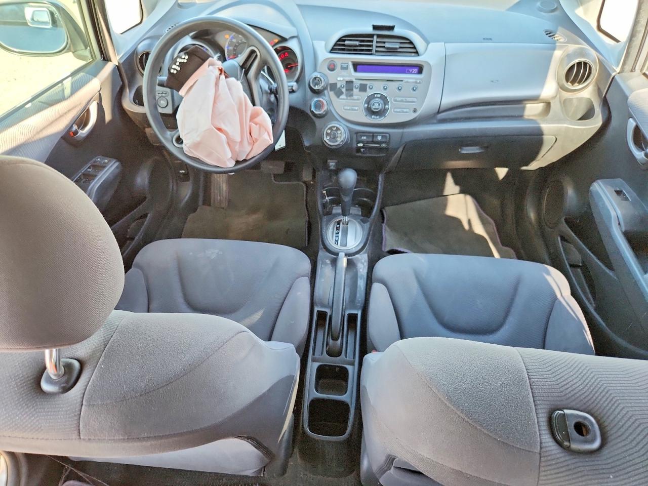 2010 Honda Fit Silver vin: JHMGE8H22AC010094