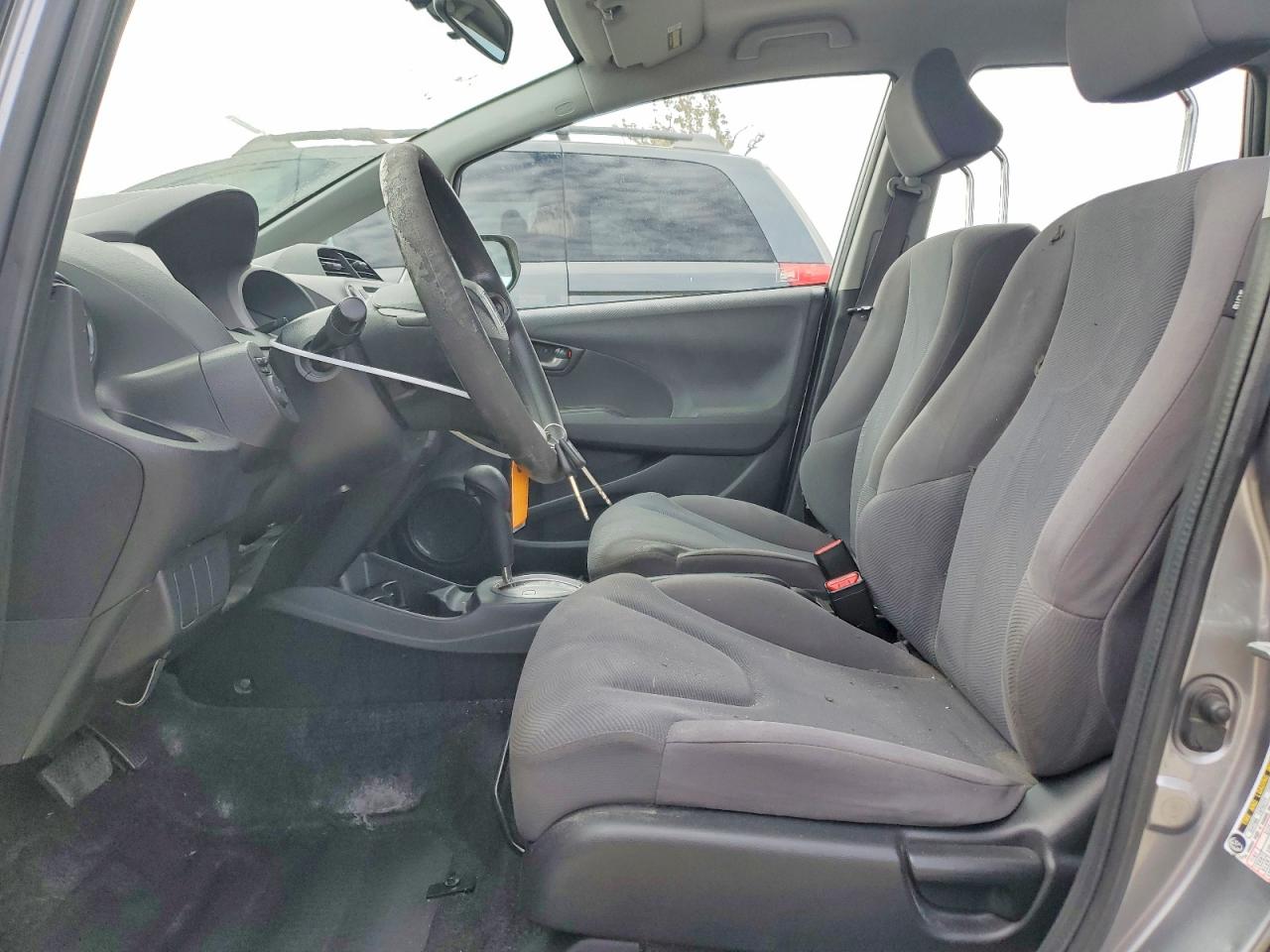 2010 Honda Fit Silver vin: JHMGE8H23AC006409