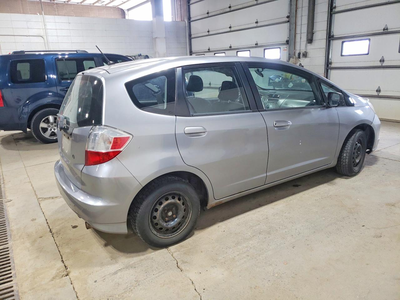 2010 Honda Fit Silver vin: JHMGE8H23AC019161