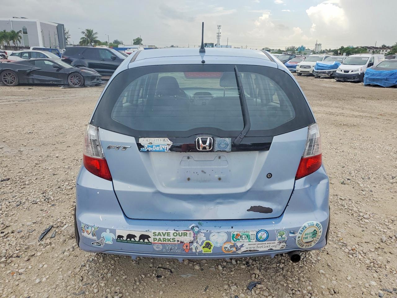 2010 Honda Fit Blue vin: JHMGE8H23AC033433
