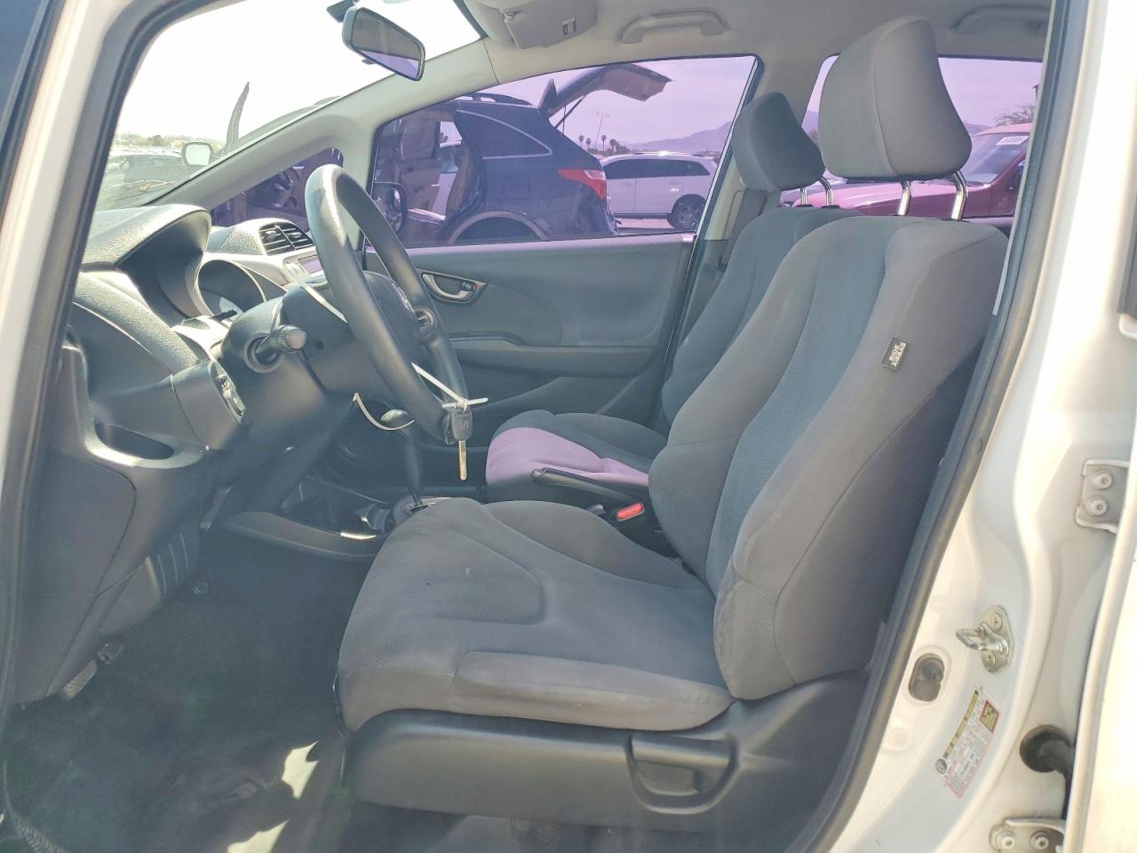 2010 Honda Fit White vin: JHMGE8H23AS002723